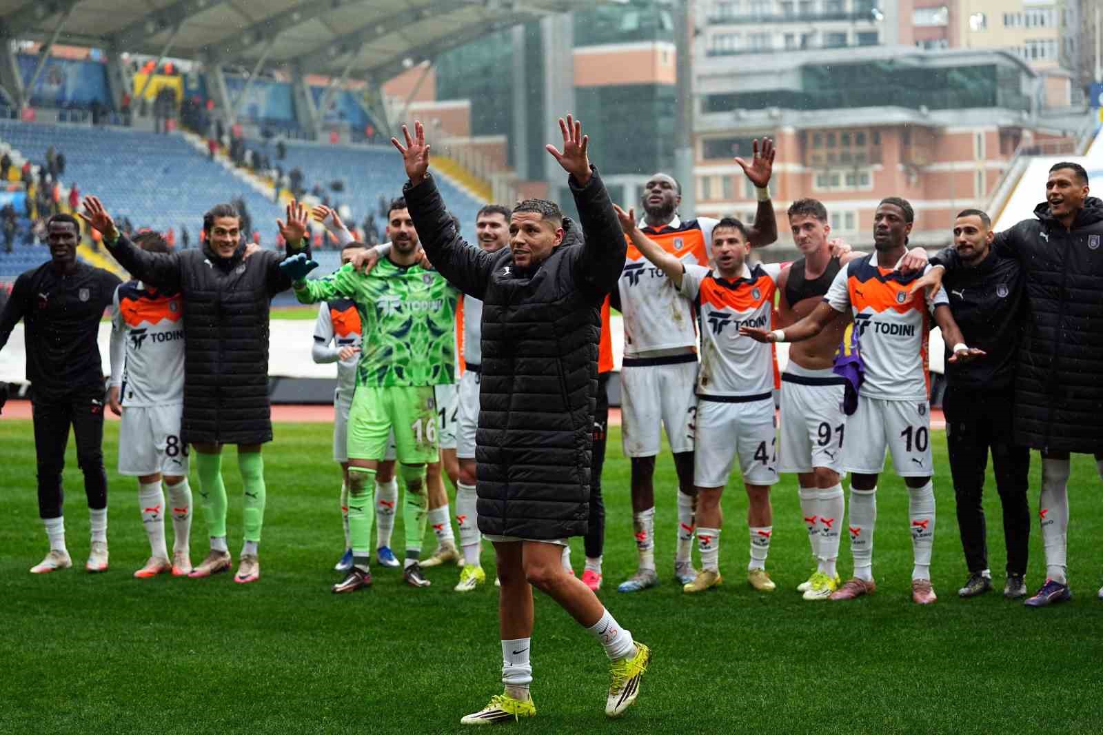 Trendyol Süper Lig: Eyüpspor: 1 - RAMS Başakşehir: 2 (Maç Sonucu)
