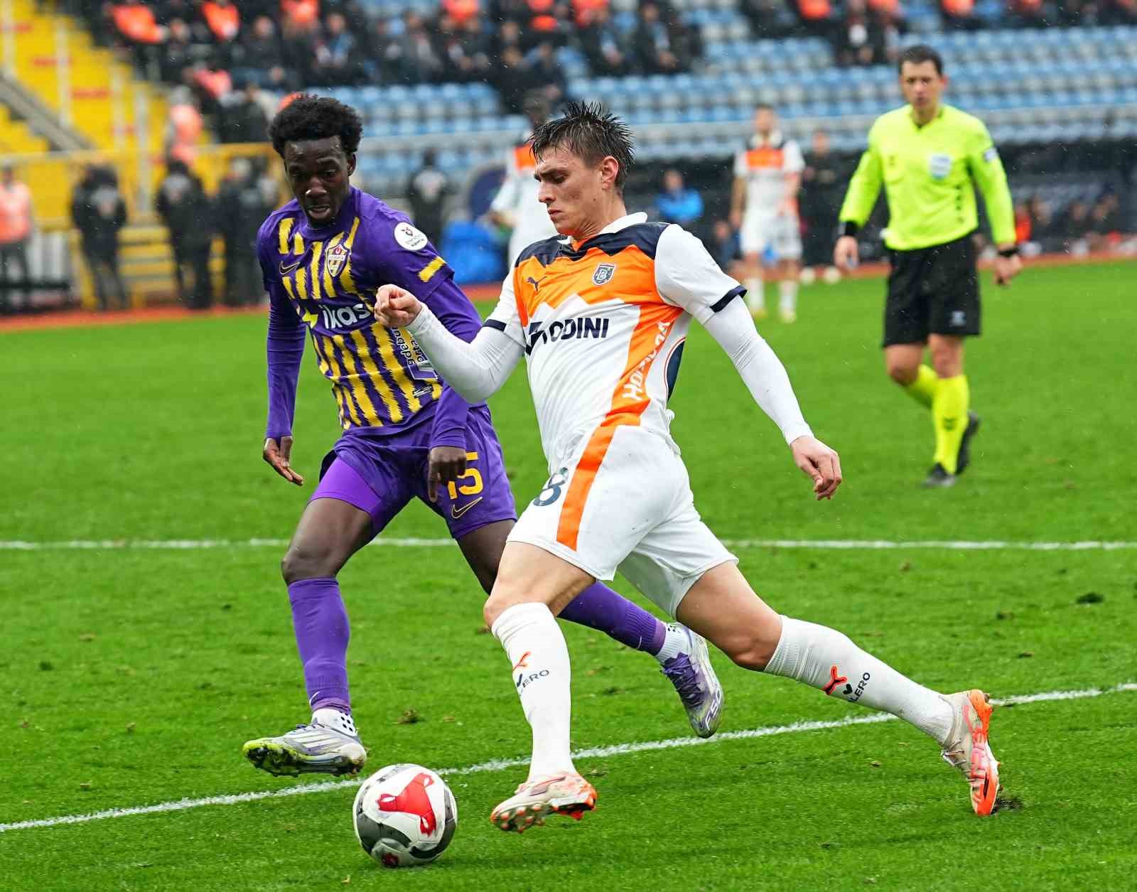 Trendyol Süper Lig: Eyüpspor: 1 - RAMS Başakşehir: 2 (Maç Sonucu)
