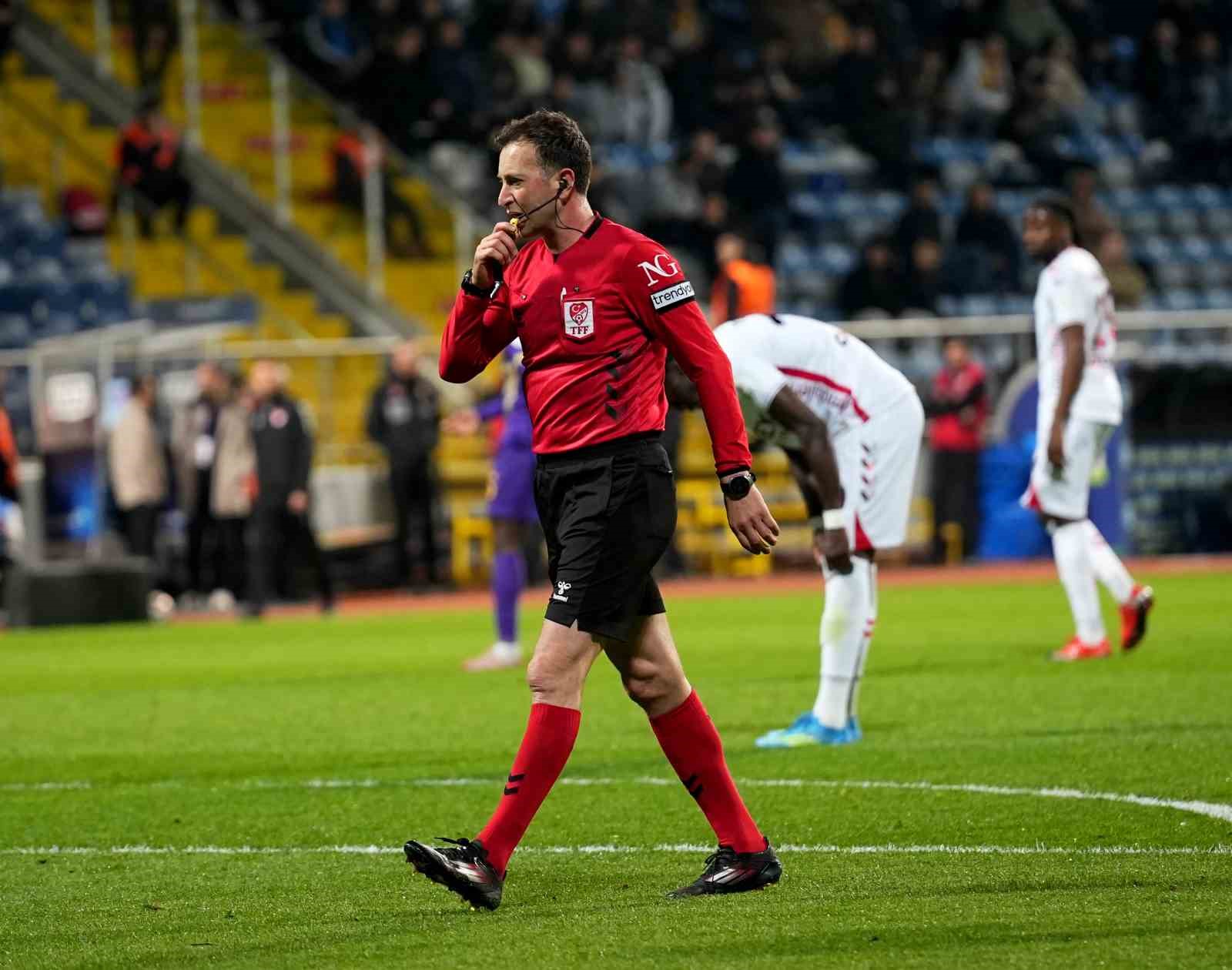 Trendyol Süper Lig: Eyüpspor: 1 - Samsunspor: 0 (İlk yarı)
