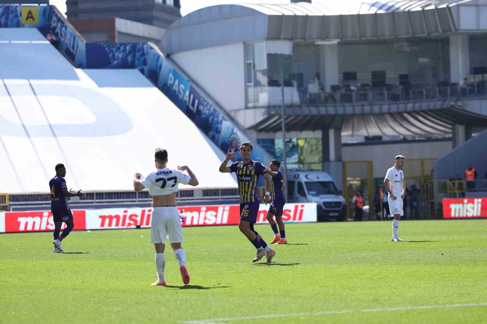 Trendyol Süper Lig: Eyüpspor: 3 - Gaziantep FK: 0 (Maç sonucu)
