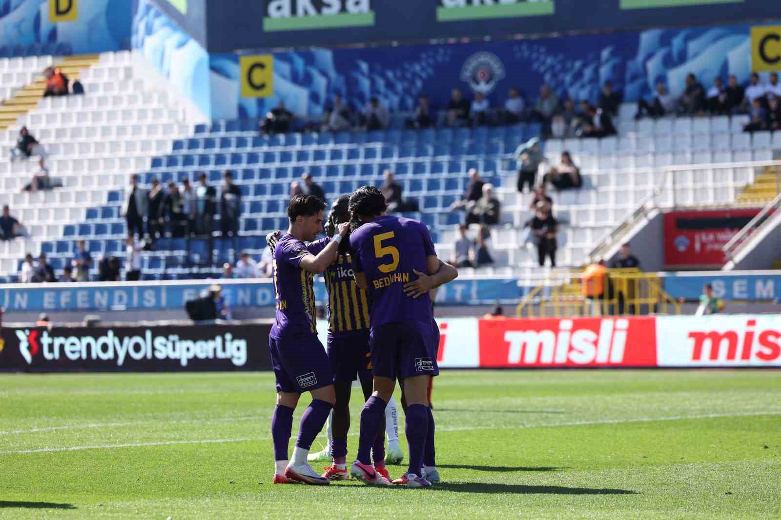 Trendyol Süper Lig: Eyüpspor: 3 - Gaziantep FK: 0 (Maç sonucu)
