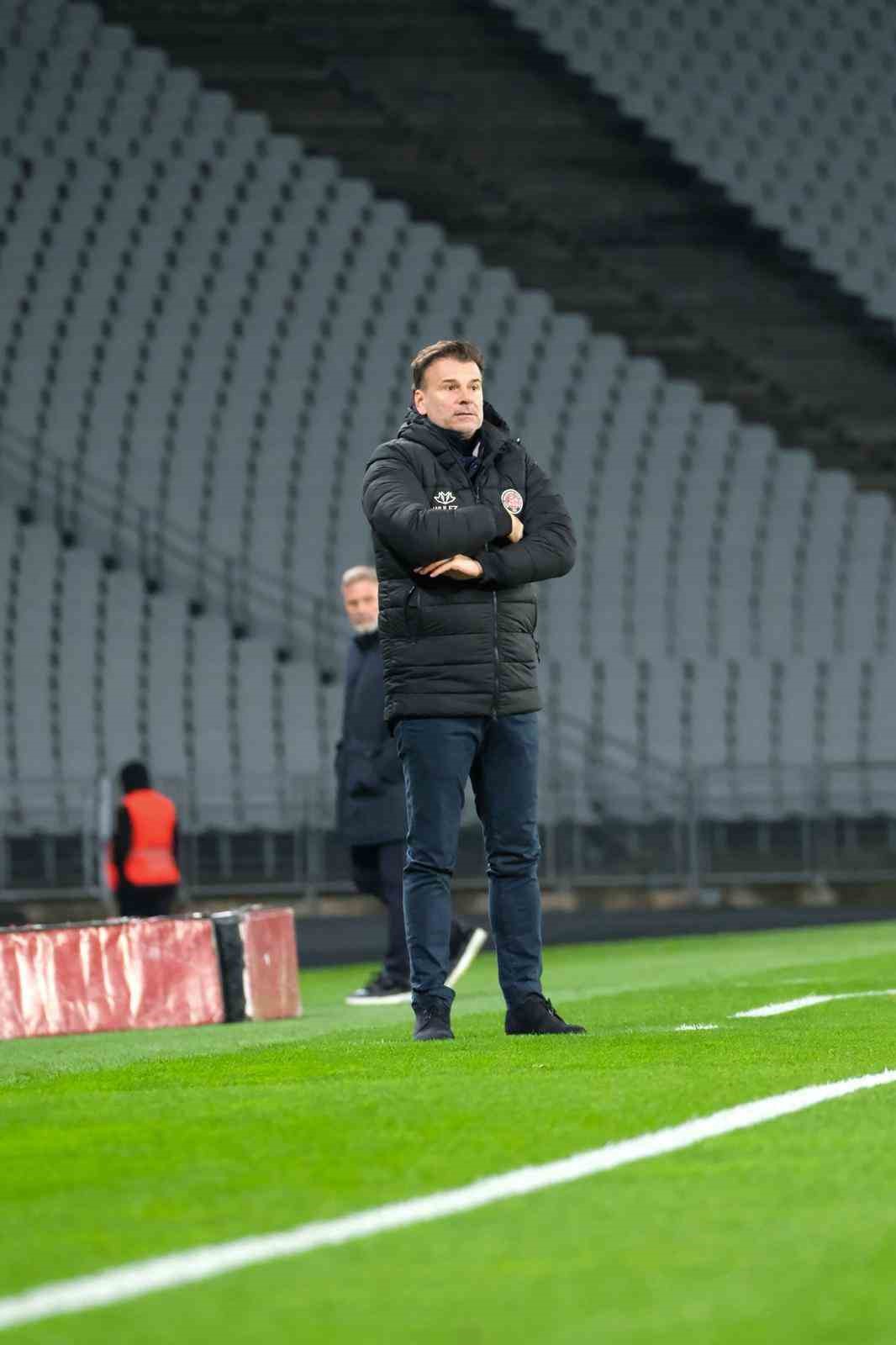 Trendyol Süper Lig: Fatih Karagümrük: 0 - Samsunspor: 0 (İlk yarı)
