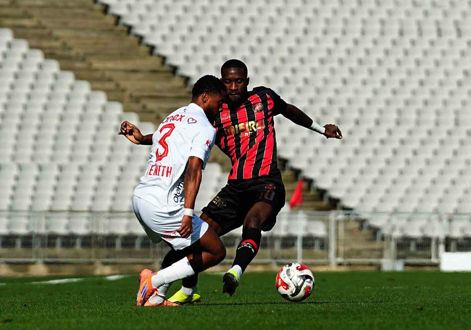 Trendyol Süper Lig: Fatih Karagümrük: 1 - Antalyaspor: 0 (Maç devam ediyor)
