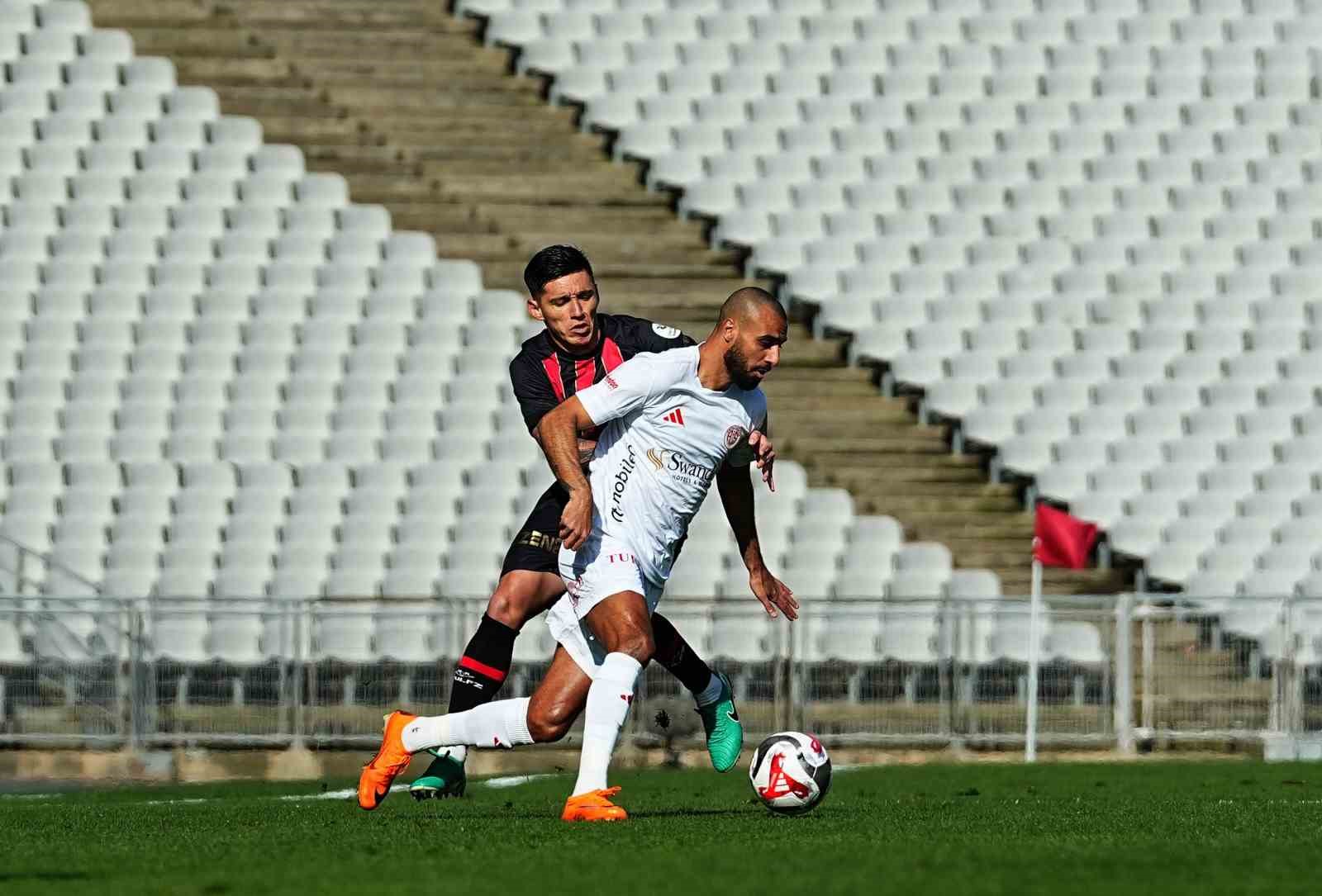 Trendyol Süper Lig: Fatih Karagümrük: 1 - Antalyaspor: 0 (Maç devam ediyor)

