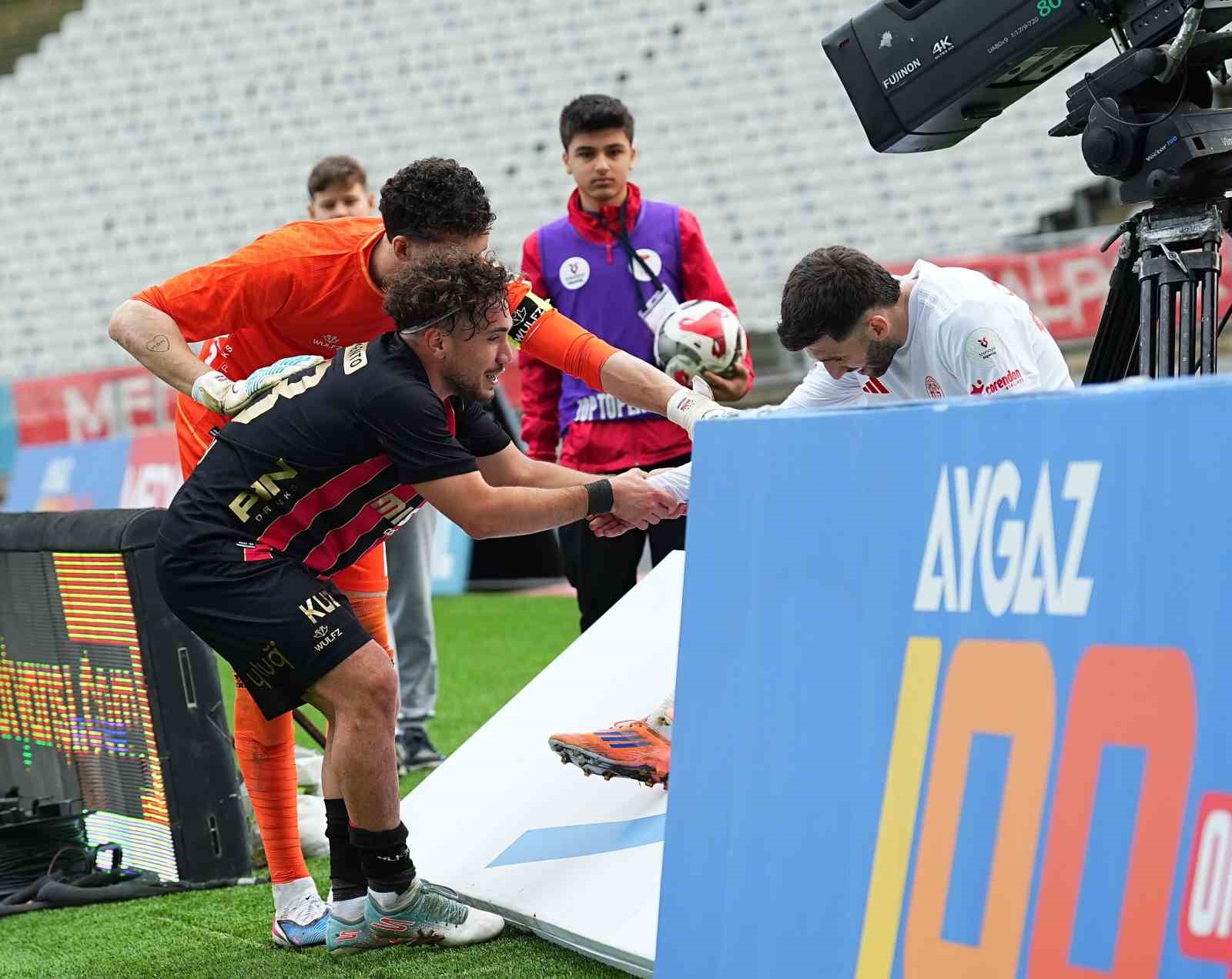 Trendyol Süper Lig: Fatih Karagümrük: 1 - Antalyaspor: 0 (Maç sonucu)
