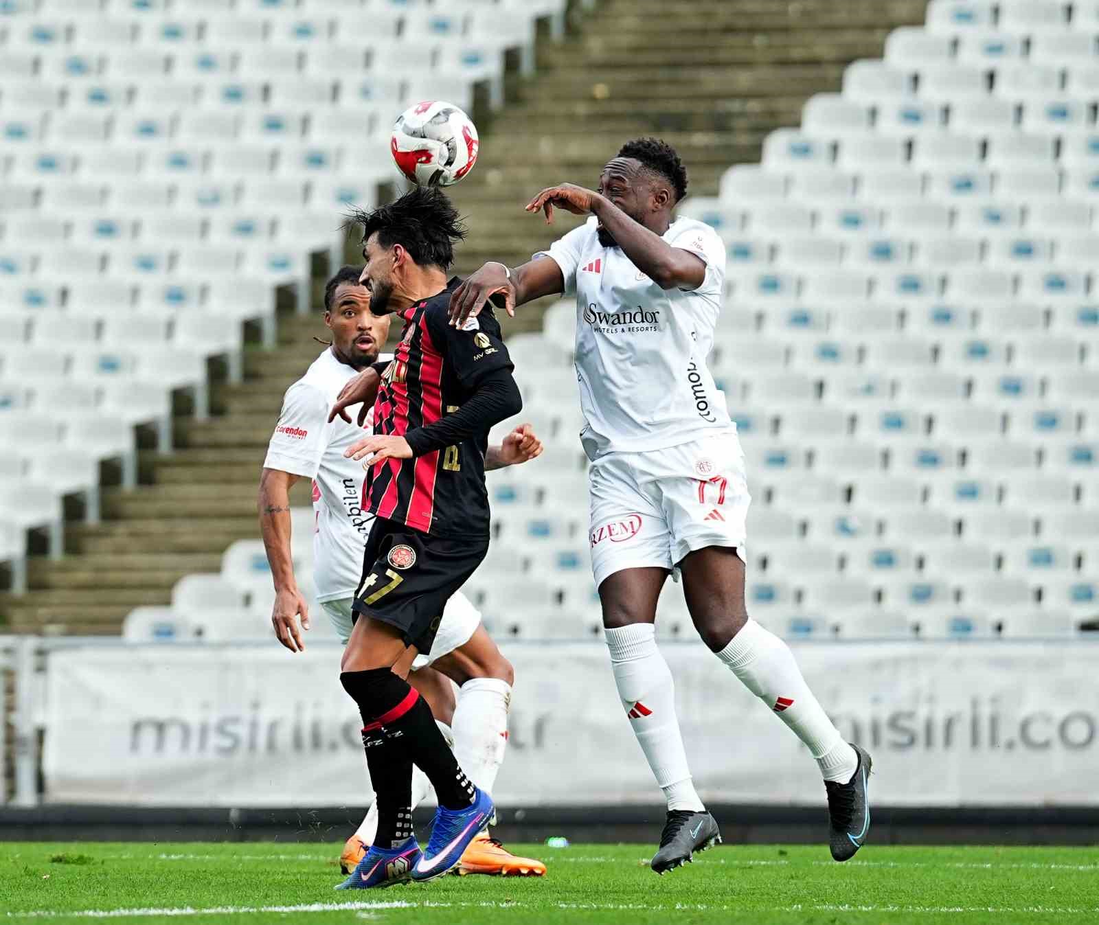 Trendyol Süper Lig: Fatih Karagümrük: 1 - Antalyaspor: 0 (Maç sonucu)
