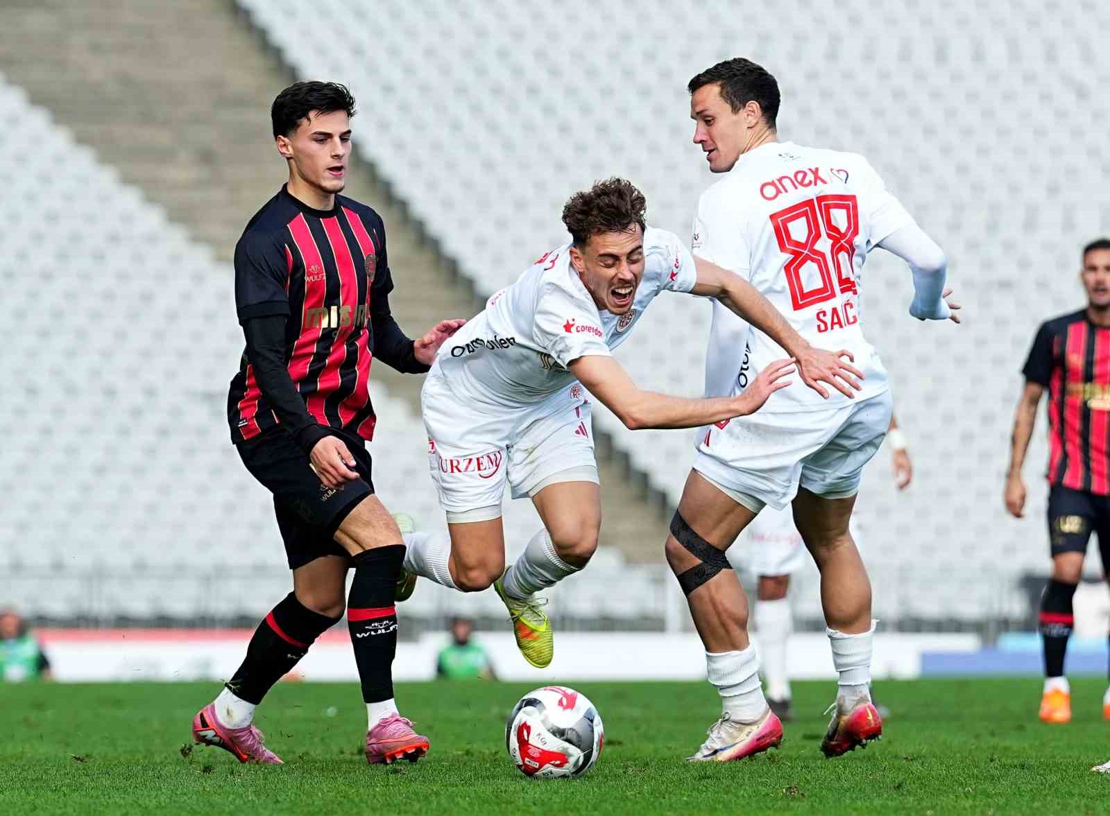 Trendyol Süper Lig: Fatih Karagümrük: 1 - Antalyaspor: 0 (Maç sonucu)
