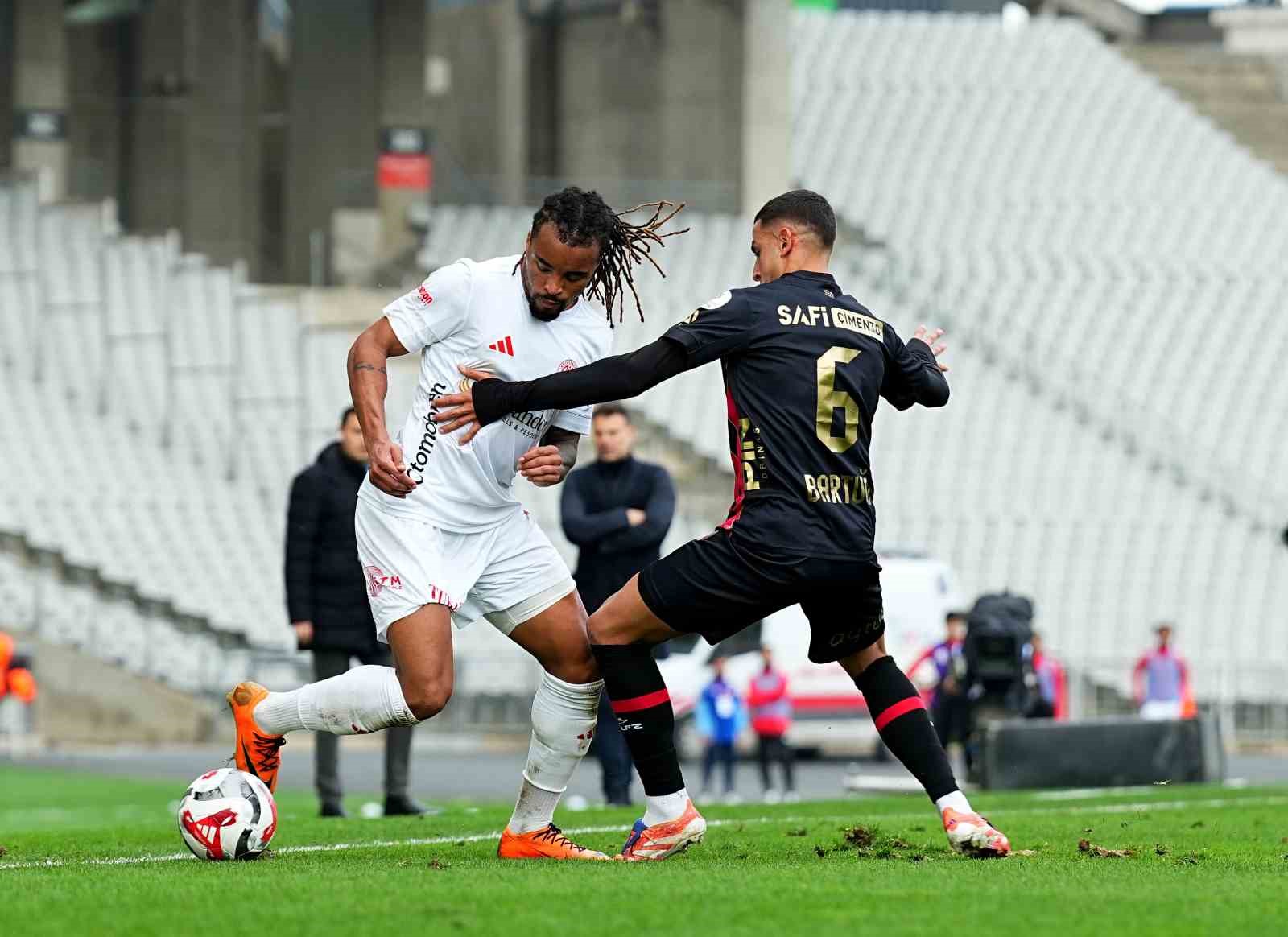 Trendyol Süper Lig: Fatih Karagümrük: 1 - Antalyaspor: 0 (Maç sonucu)
