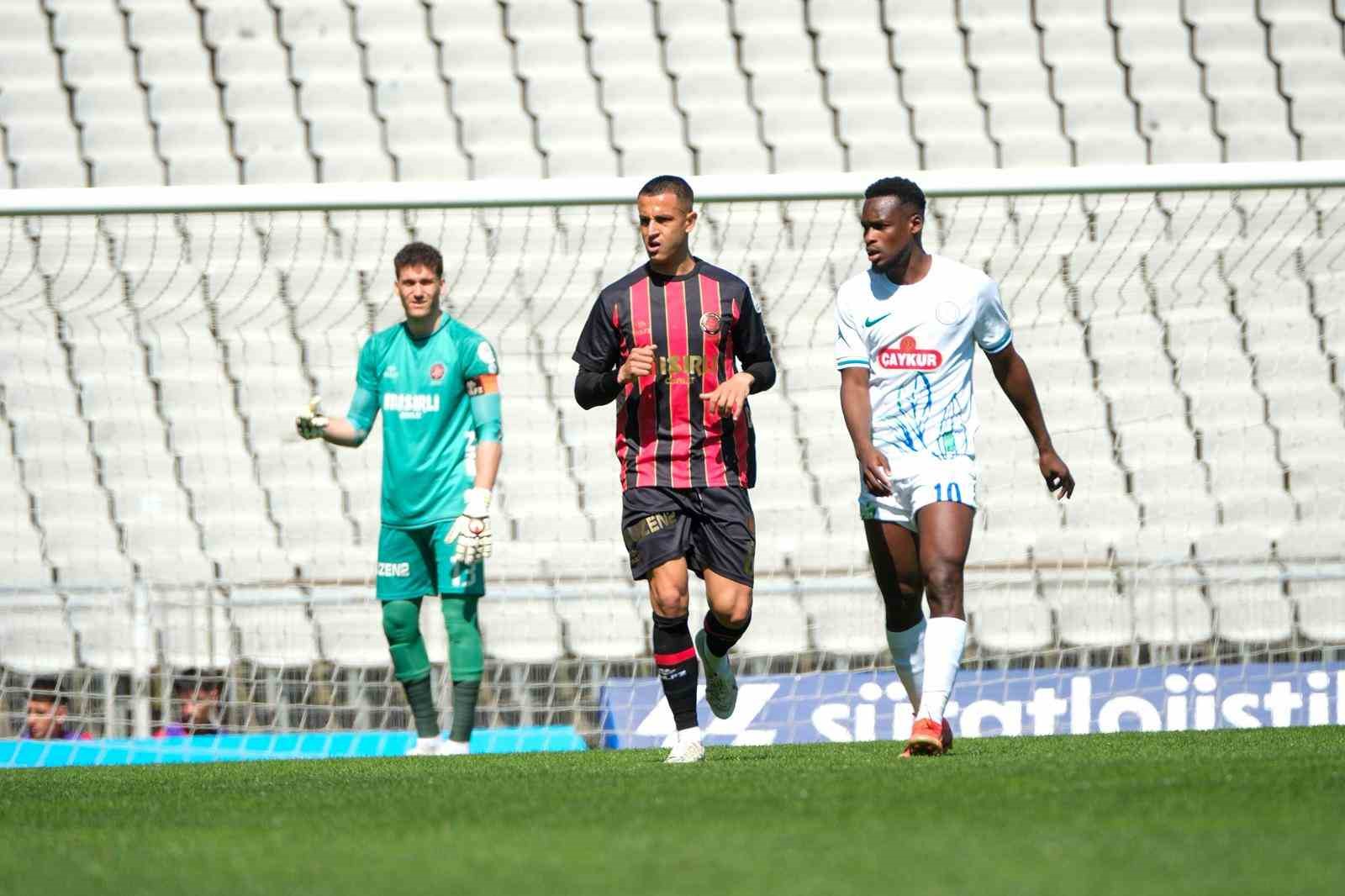 Trendyol Süper Lig: Fatih Karagümrük: 1 - Çaykur Rizespor: 0 (İlk yarı)
Trendyol Süper Lig: Fatih Karagümrük: 1 - Çaykur Rizespor: 0 (İlk yarı)