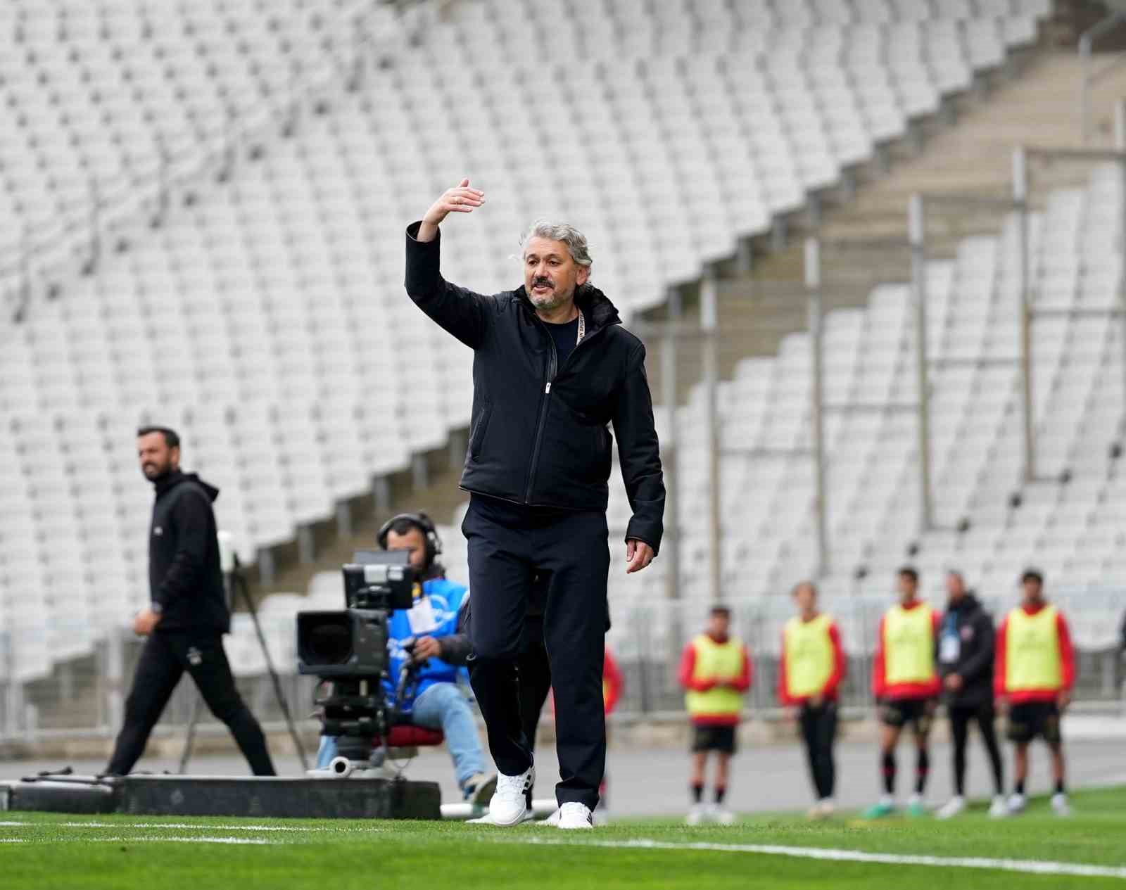 Trendyol Süper Lig: Fatih Karagümrük: 1 - Eyüpspor: 2 (Maç sonucu)
