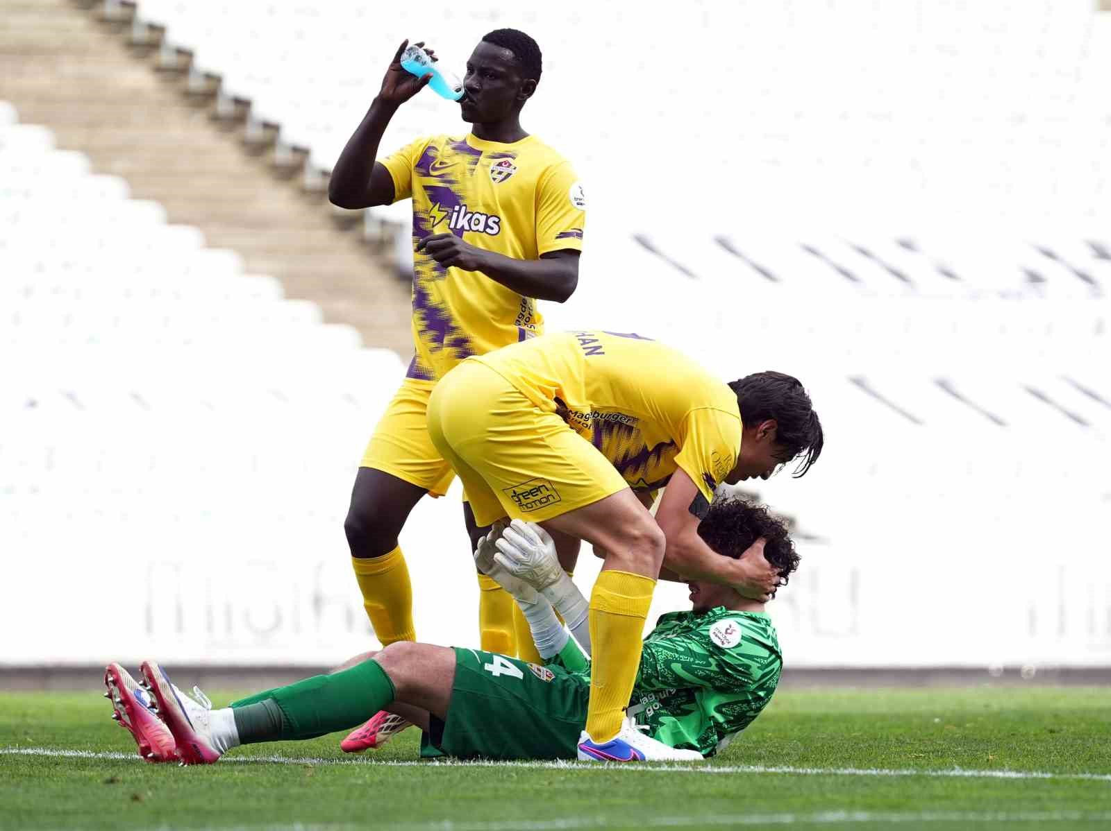 Trendyol Süper Lig: Fatih Karagümrük: 1 - Eyüpspor: 2 (Maç sonucu)
