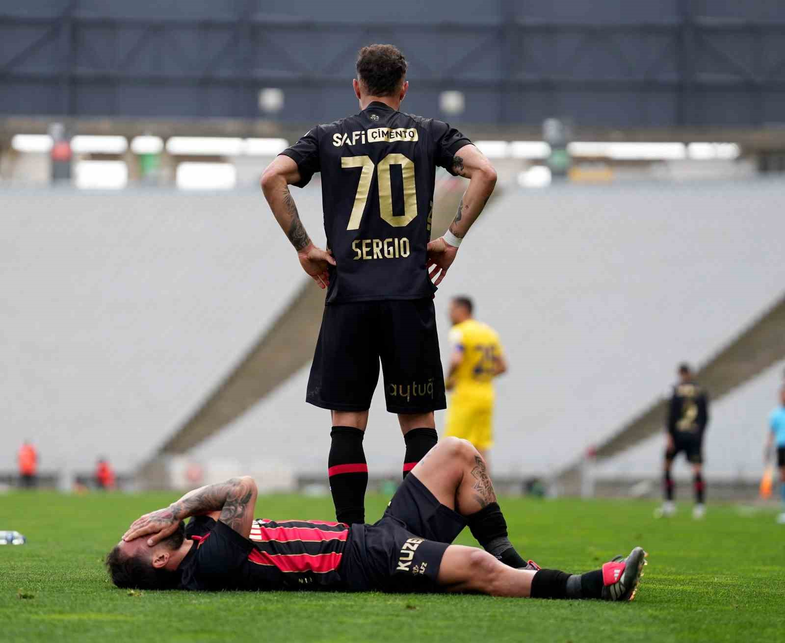 Trendyol Süper Lig: Fatih Karagümrük: 1 - Eyüpspor: 2 (Maç sonucu)
