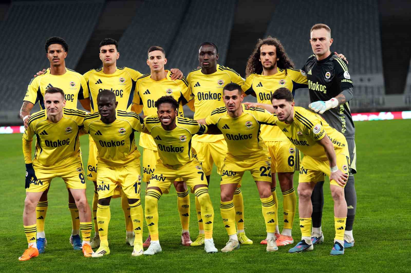 Trendyol Süper Lig: Fatih Karagümrük: 1 - Fenerbahçe: 0 (Maç devam ediyor)
