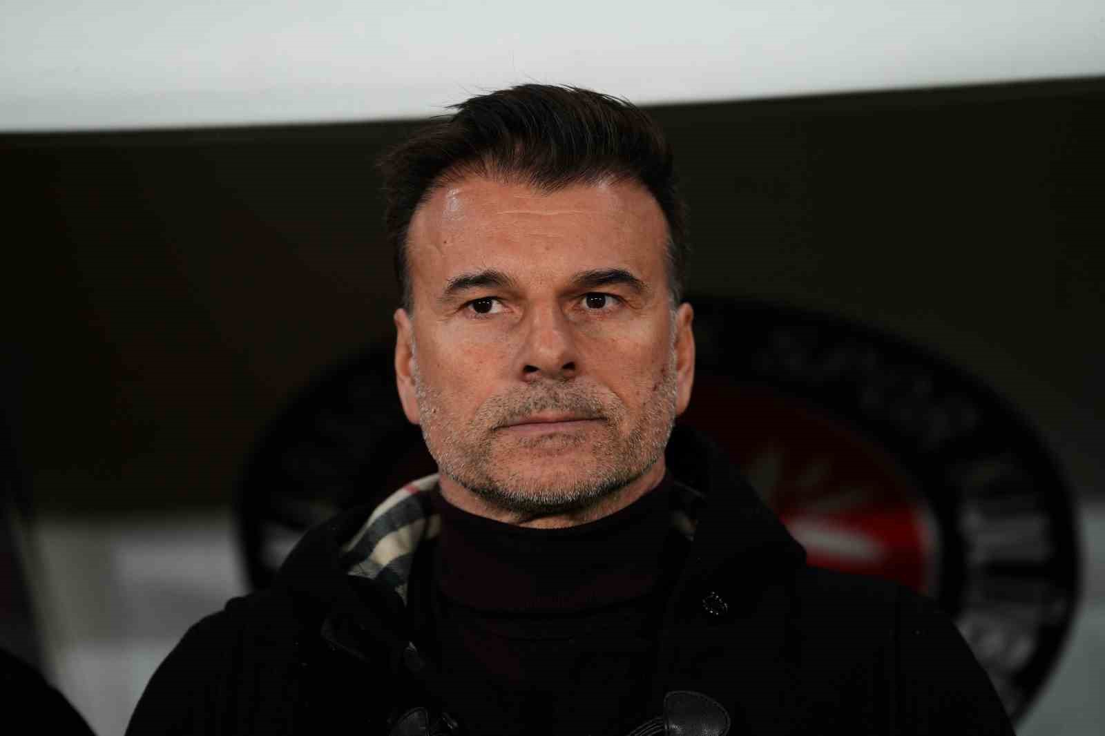 Trendyol Süper Lig: Fatih Karagümrük: 1 - Fenerbahçe: 0 (Maç devam ediyor)
