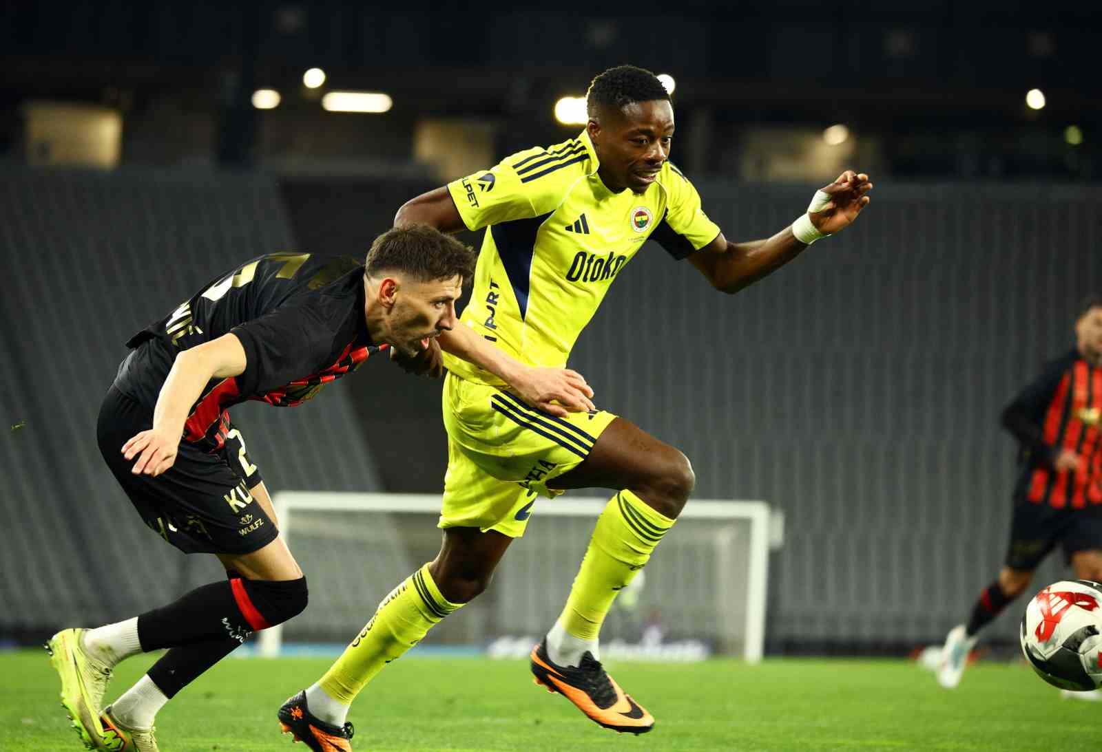 Trendyol Süper Lig: Fatih Karagümrük: 2 - Fenerbahçe: 0 (Maç sonucu)
