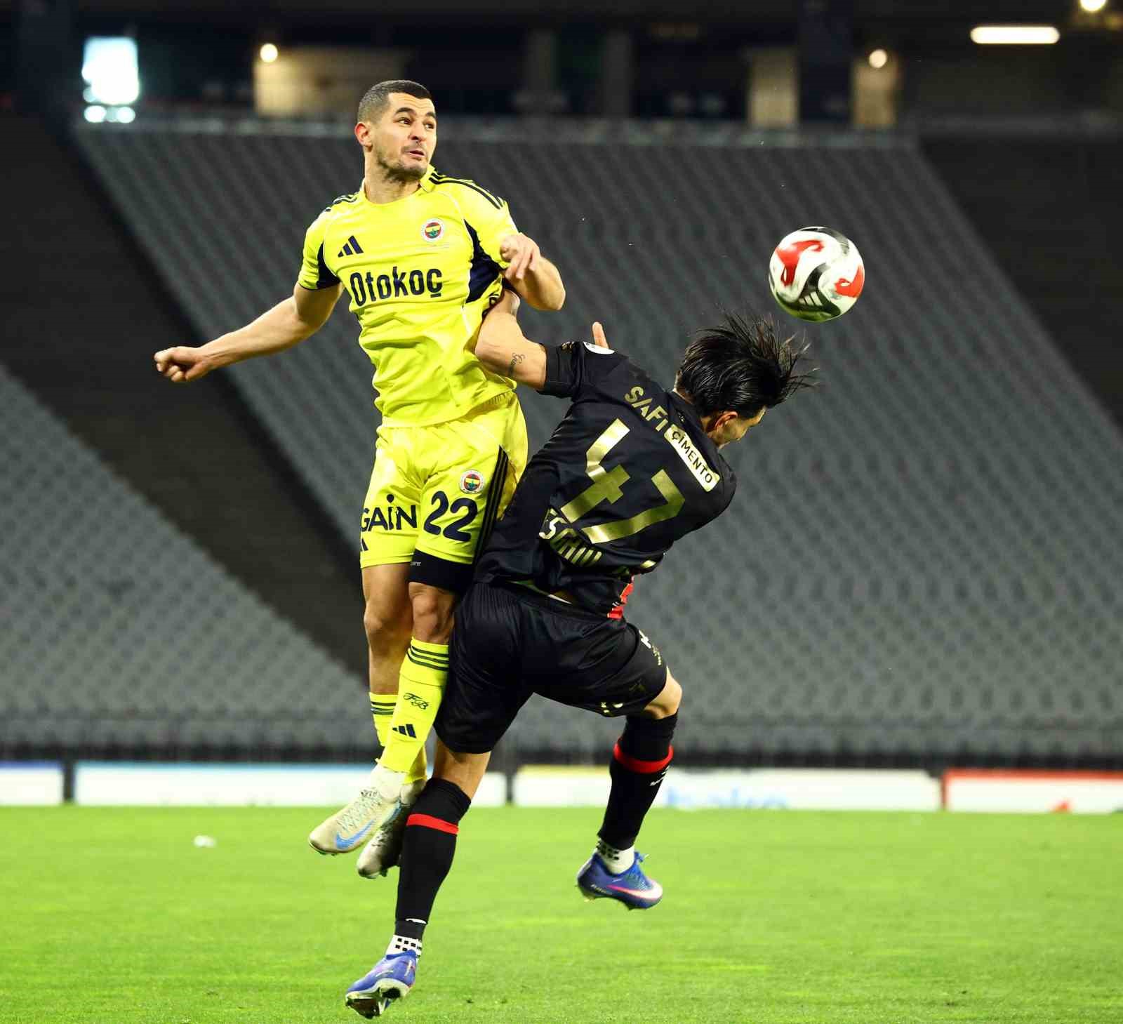 Trendyol Süper Lig: Fatih Karagümrük: 2 - Fenerbahçe: 0 (Maç sonucu)
