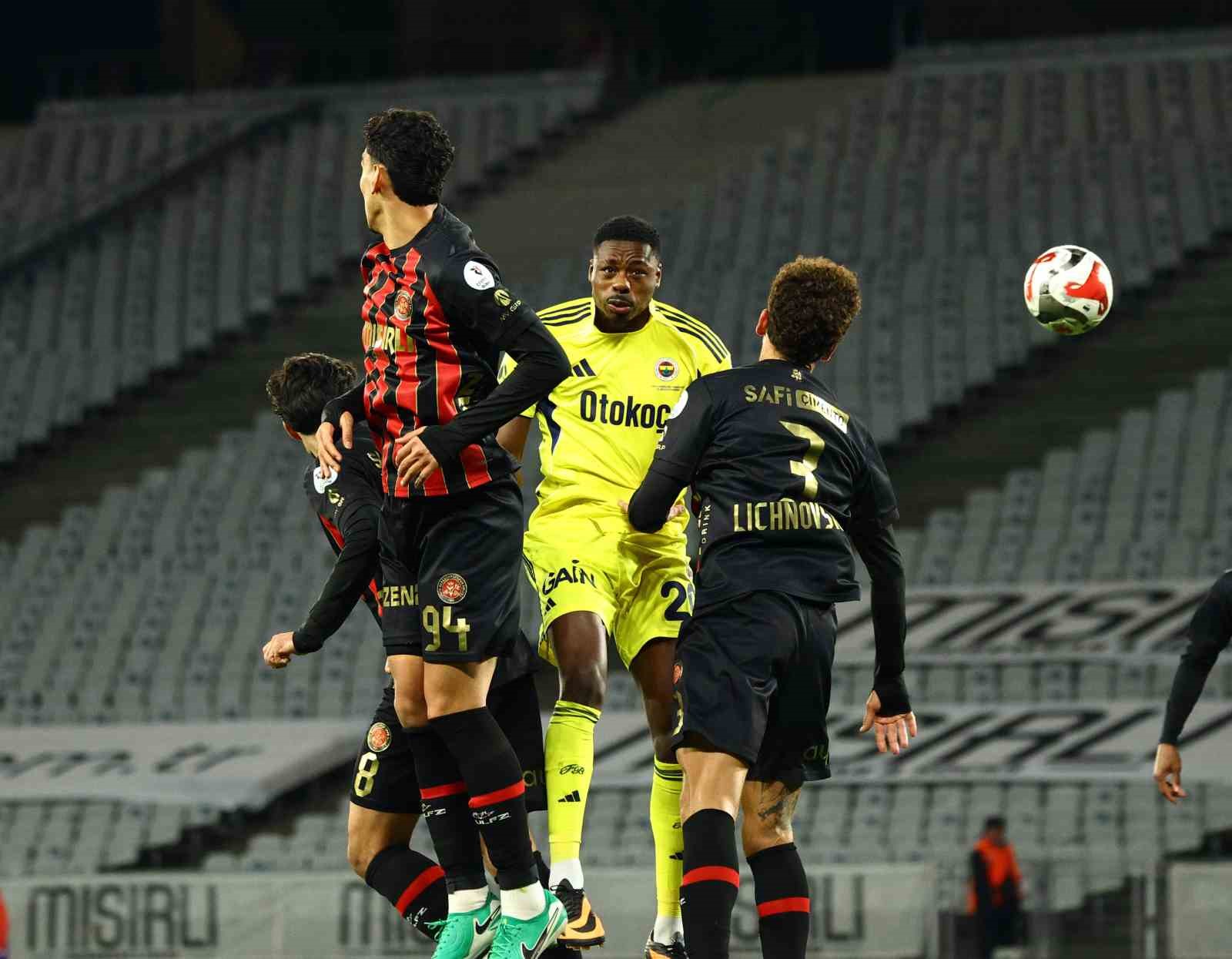 Trendyol Süper Lig: Fatih Karagümrük: 2 - Fenerbahçe: 0 (Maç sonucu)
