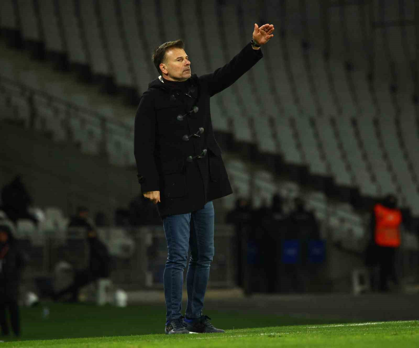 Trendyol Süper Lig: Fatih Karagümrük: 2 - Fenerbahçe: 0 (Maç sonucu)
