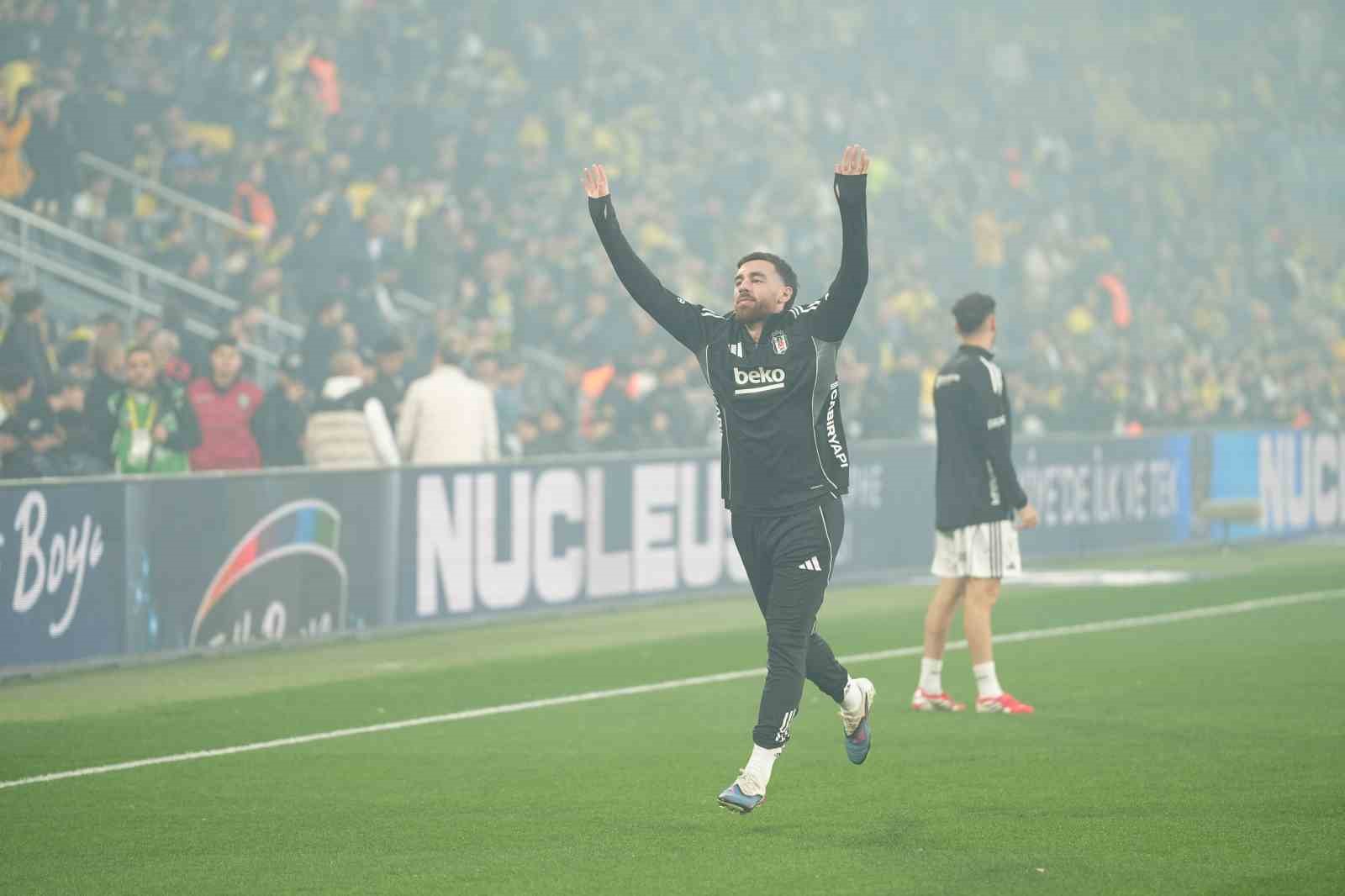 Trendyol Süper Lig: Fenerbahçe: 0 - Beşiktaş: 0 (Maç devam ediyor)
