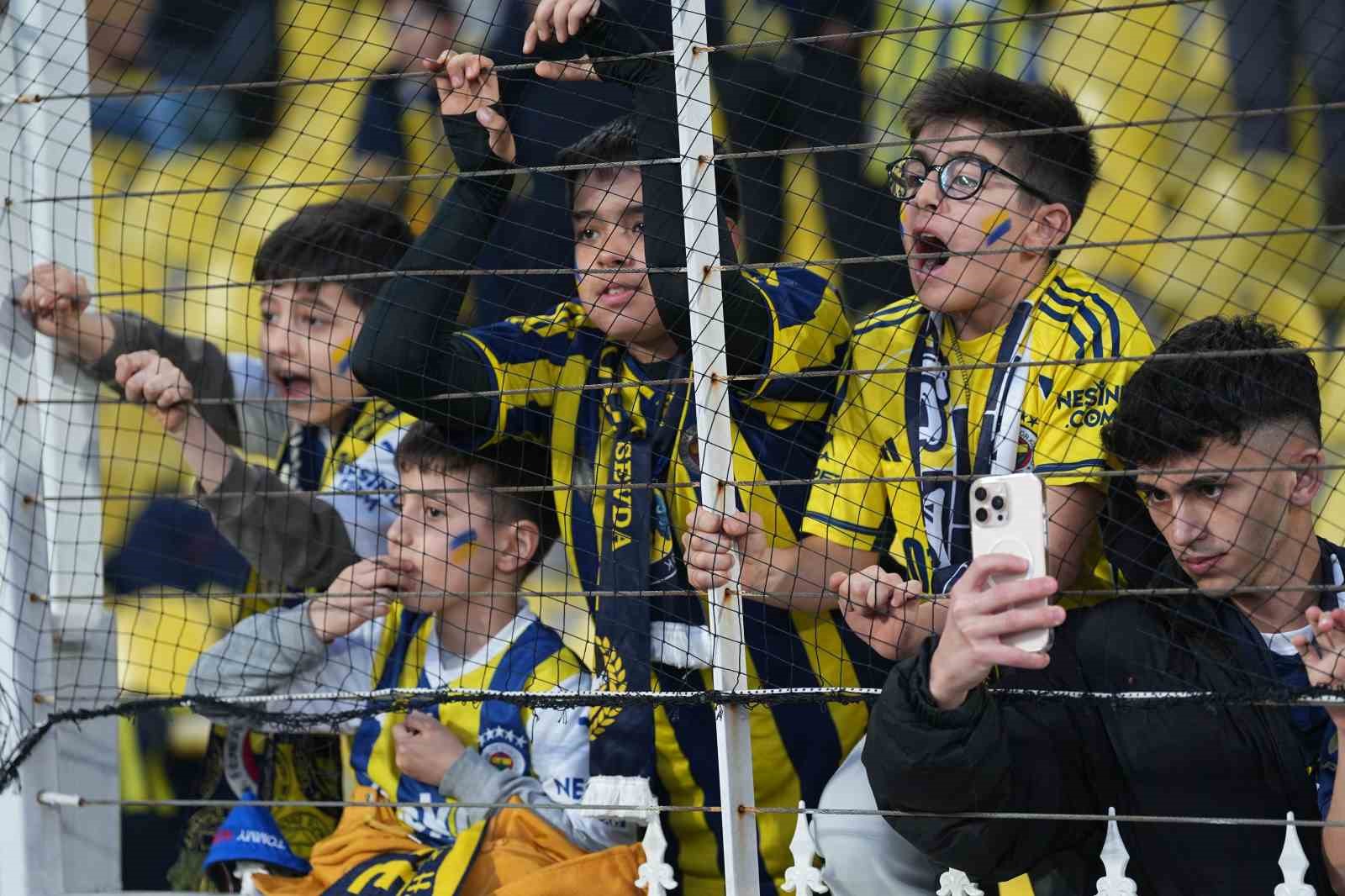 Trendyol Süper Lig: Fenerbahçe: 0 - Beşiktaş: 0 (Maç devam ediyor)
