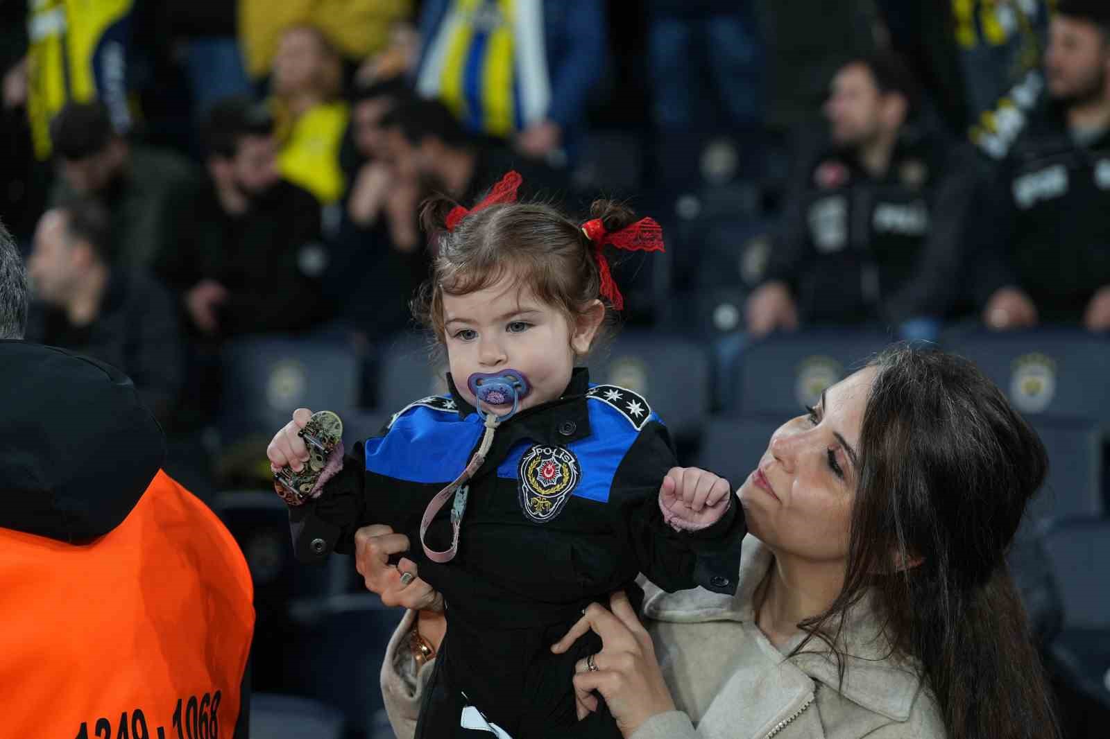 Trendyol Süper Lig: Fenerbahçe: 0 - Beşiktaş: 0 (Maç devam ediyor)
