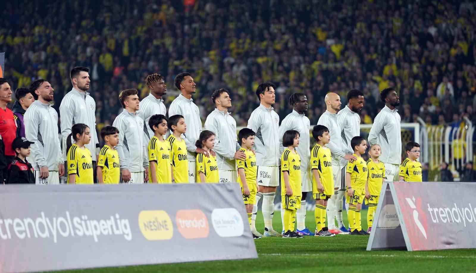 Trendyol Süper Lig: Fenerbahçe: 0 - Beşiktaş: 0 (Maç devam ediyor)
