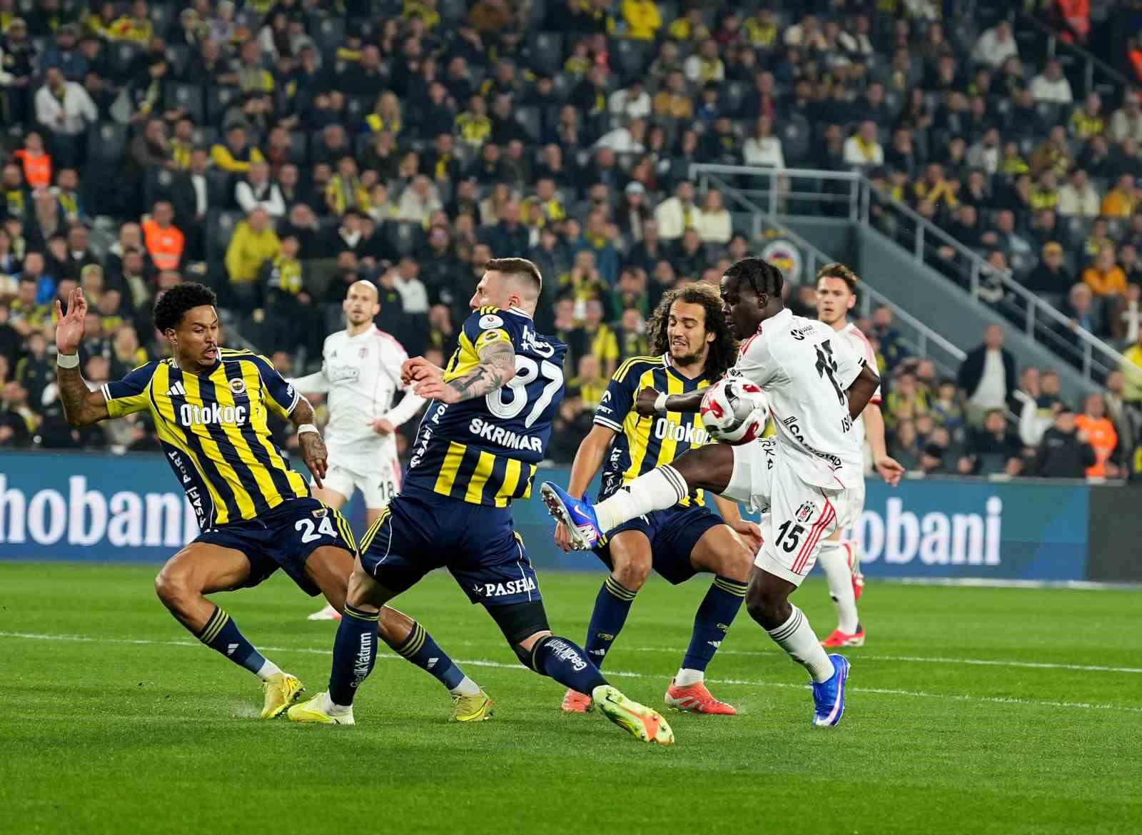 Trendyol Süper Lig: Fenerbahçe: 0 - Beşiktaş: 0 (Maç devam ediyor)
