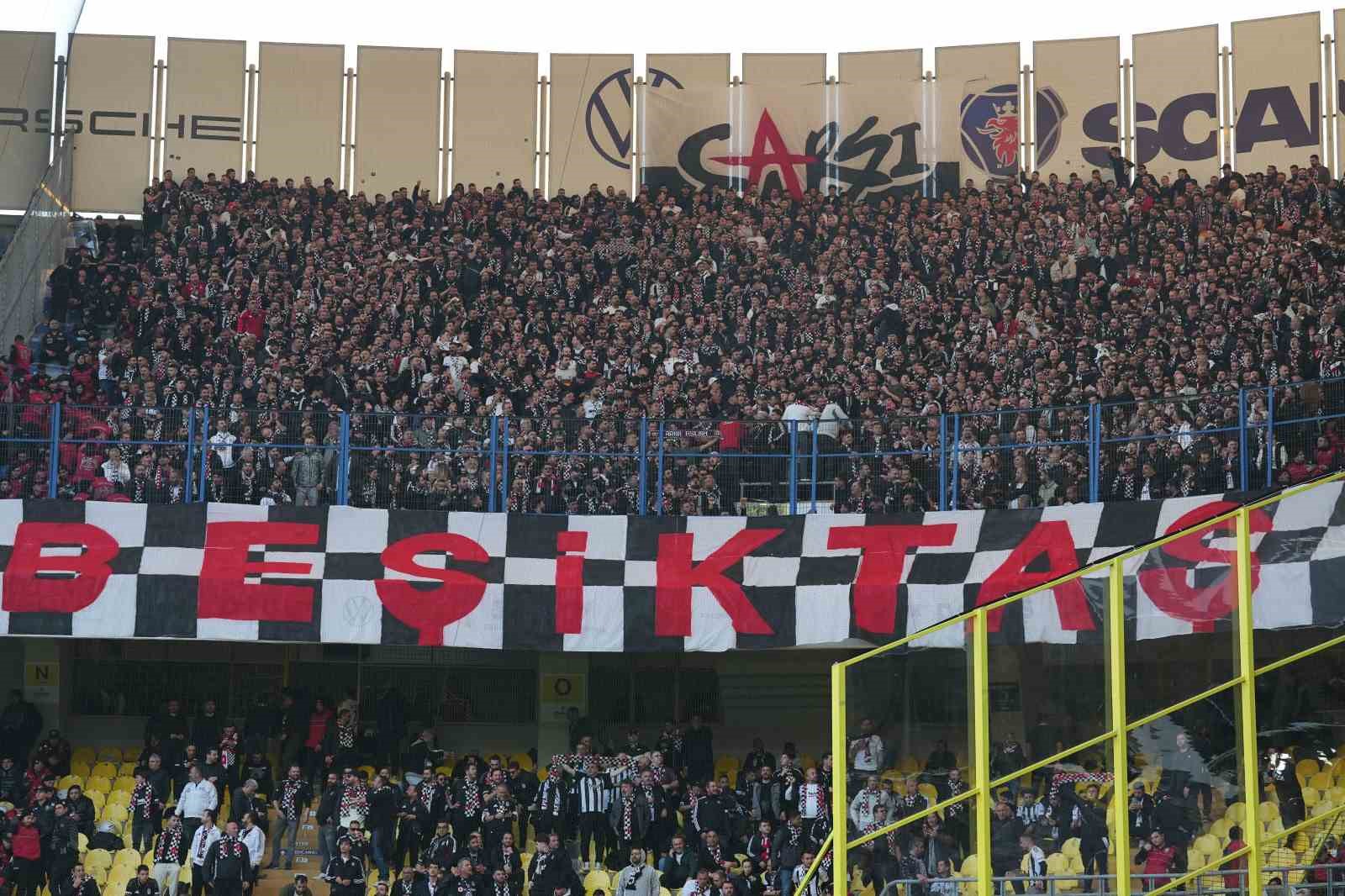 Trendyol Süper Lig: Fenerbahçe: 0 - Beşiktaş: 0 (Maç devam ediyor)
