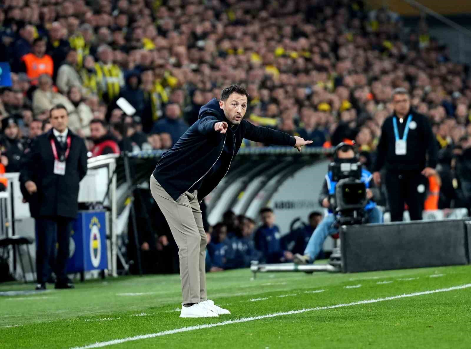 Trendyol Süper Lig: Fenerbahçe: 0 - Çaykur Rizespor: 0 (İlk yarı)
