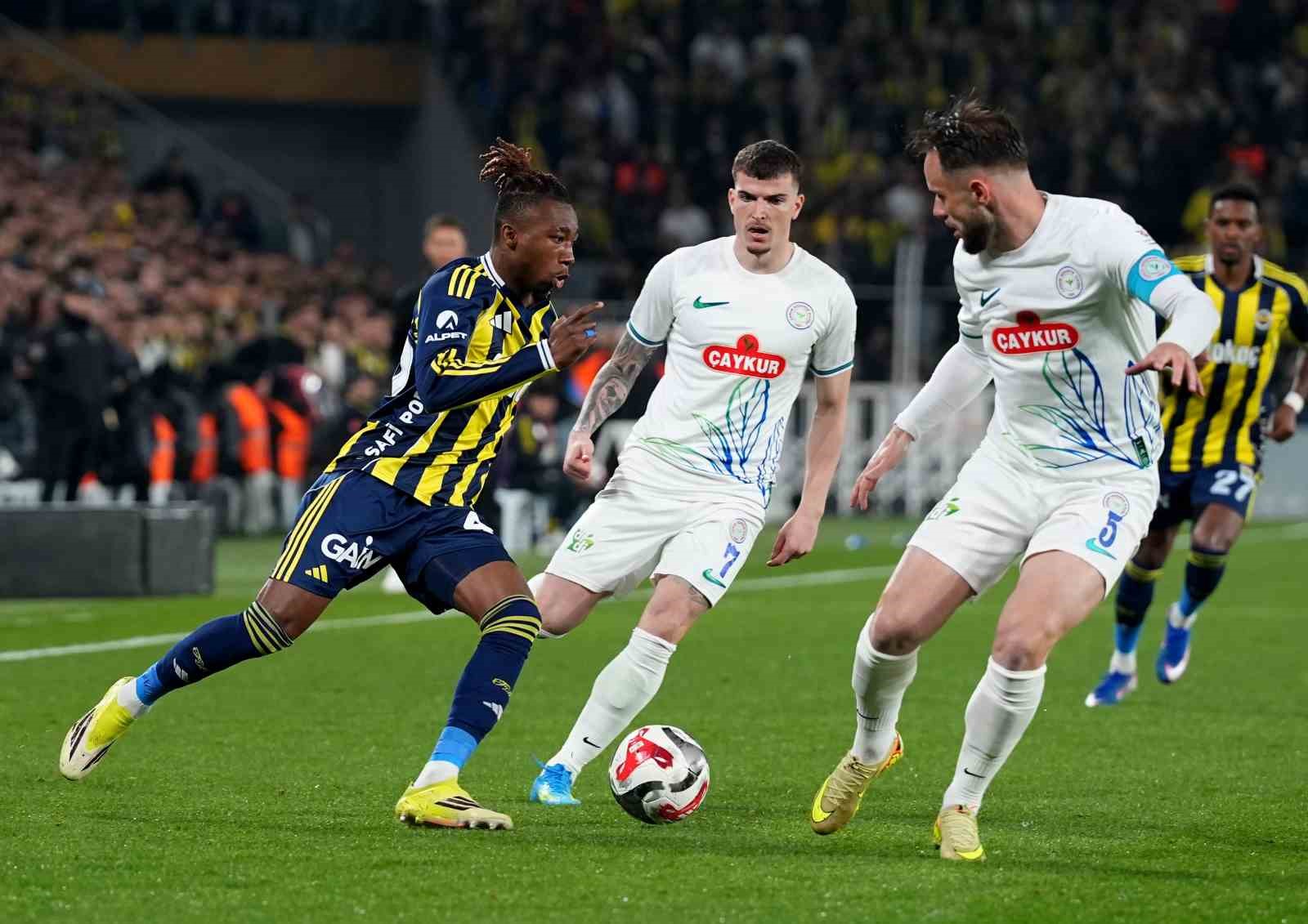 Trendyol Süper Lig: Fenerbahçe: 0 - Çaykur Rizespor: 0 (Maç devam ediyor)
