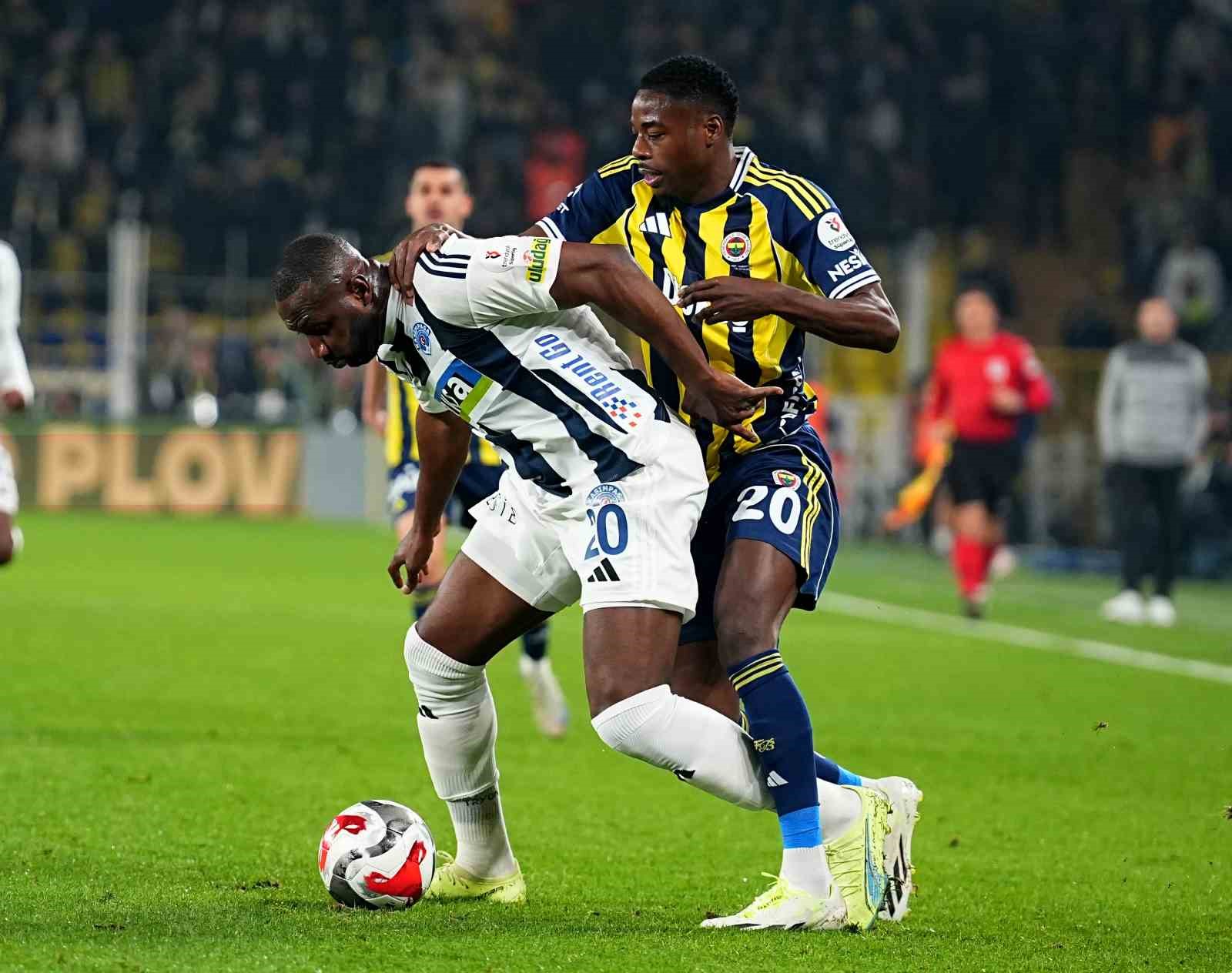 Trendyol Süper Lig: Fenerbahçe: 0 - Kasımpaşa: 0 (İlk yarı)
