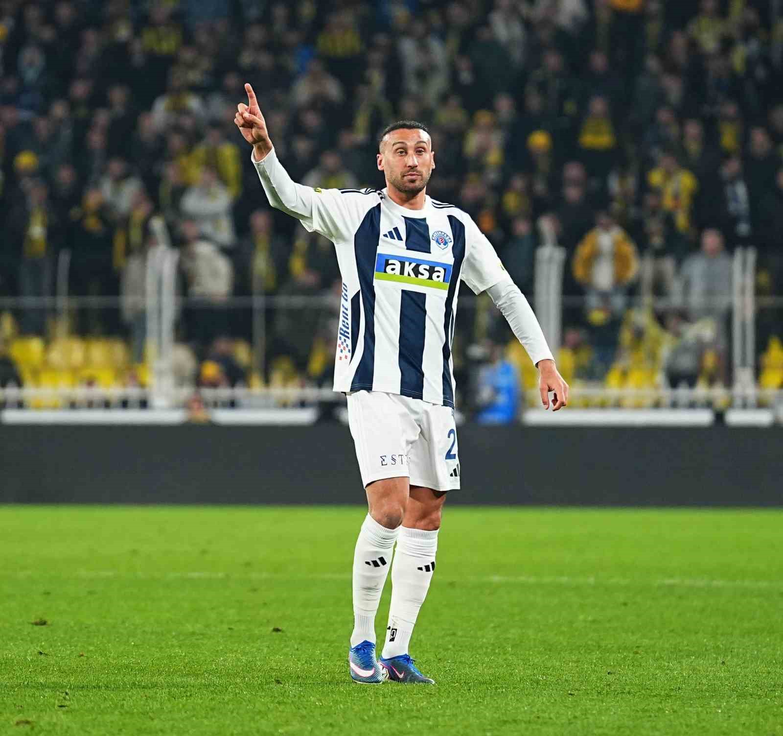 Trendyol Süper Lig: Fenerbahçe: 0 - Kasımpaşa: 0 (İlk yarı)
