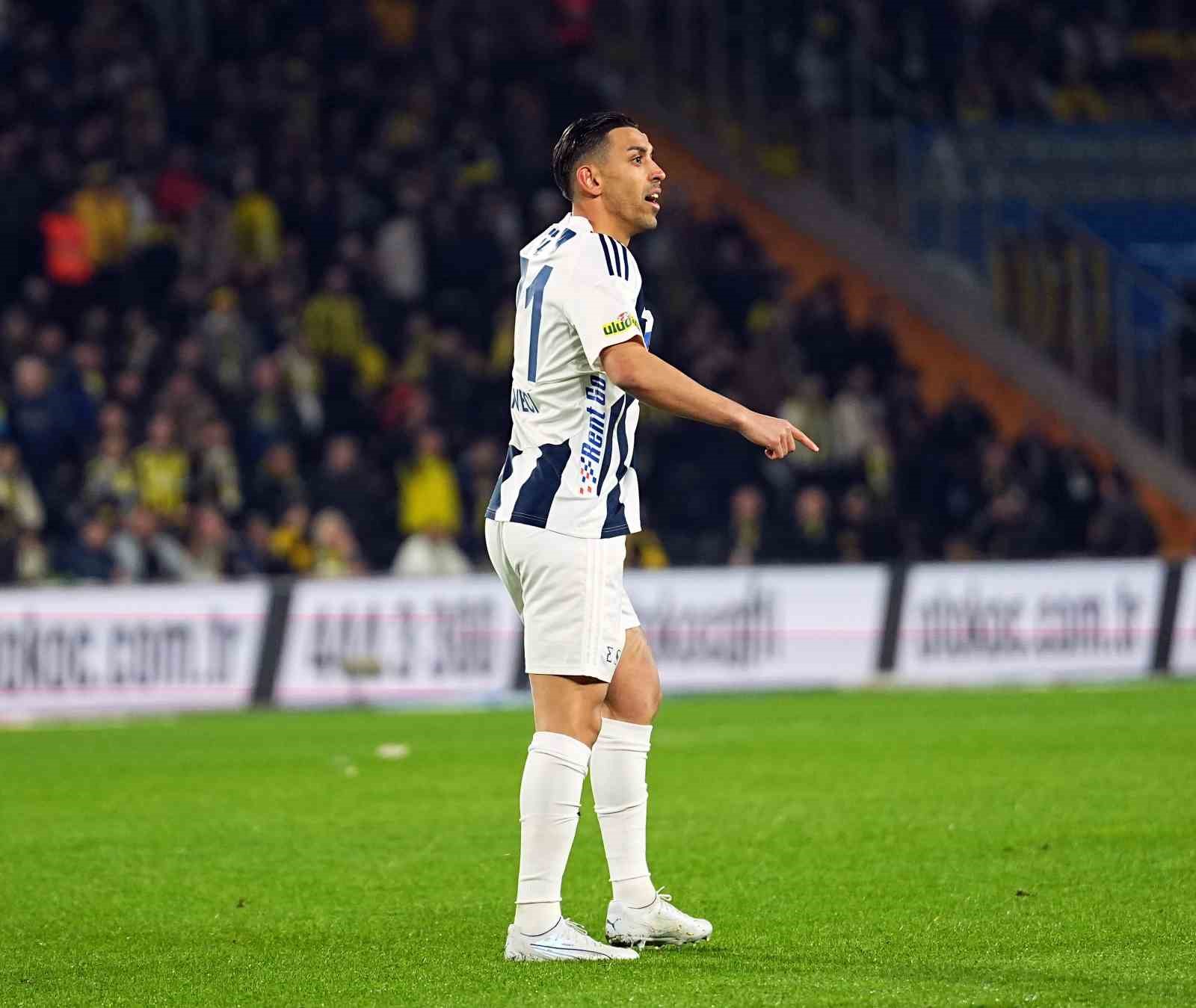 Trendyol Süper Lig: Fenerbahçe: 0 - Kasımpaşa: 0 (Maç devam ediyor)
