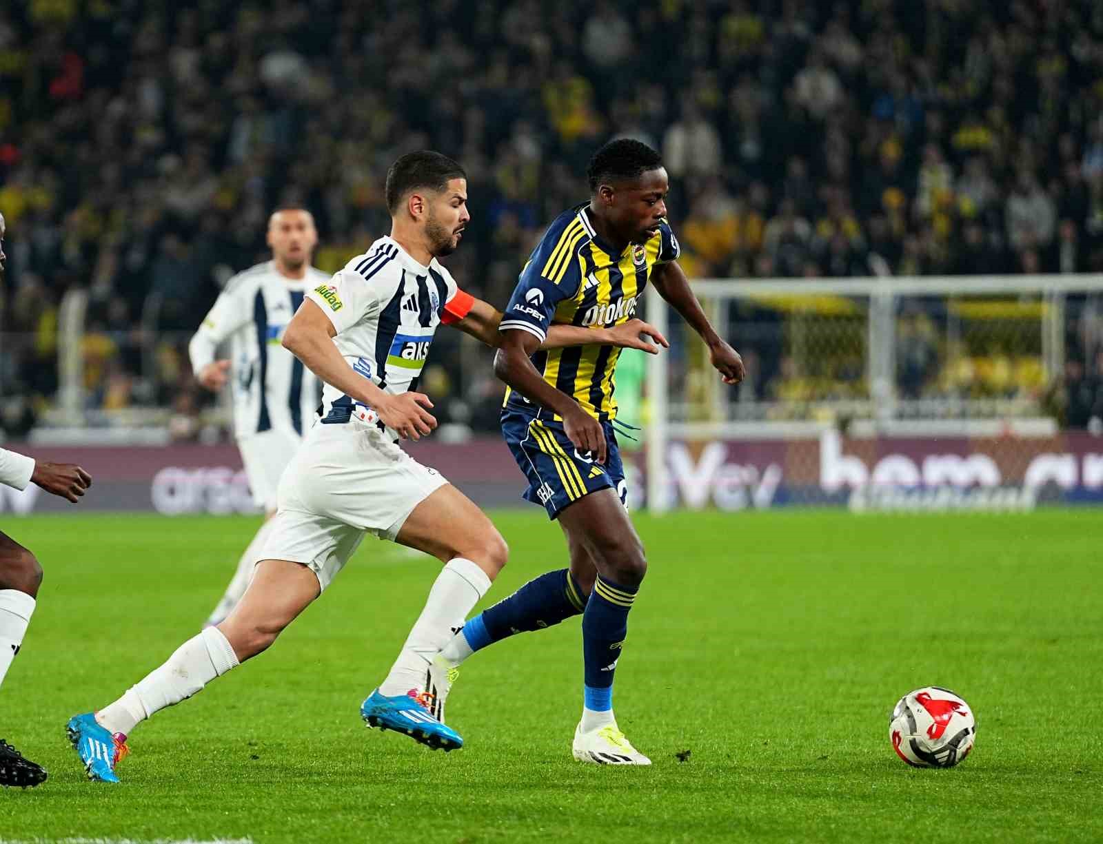 Trendyol Süper Lig: Fenerbahçe: 0 - Kasımpaşa: 0 (Maç devam ediyor)

