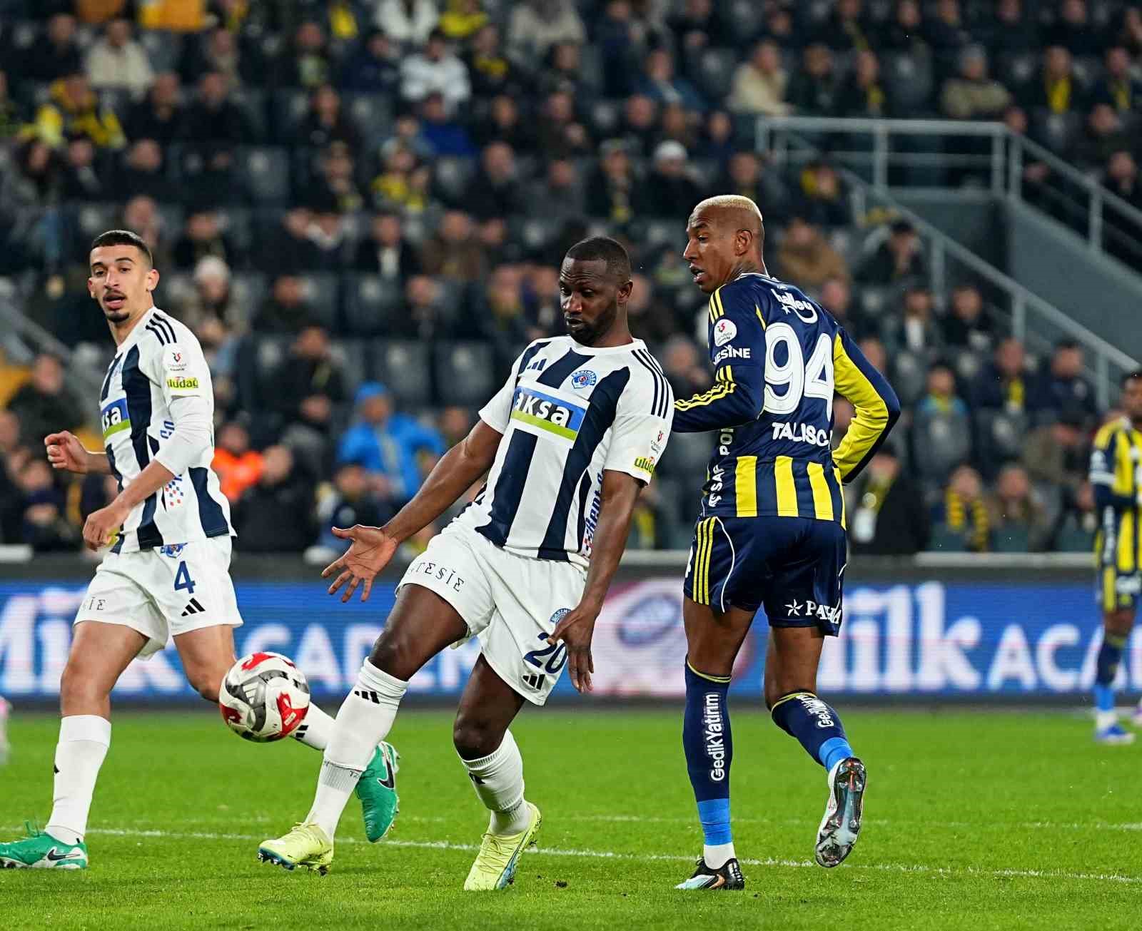 Trendyol Süper Lig: Fenerbahçe: 0 - Kasımpaşa: 0 (Maç devam ediyor)
