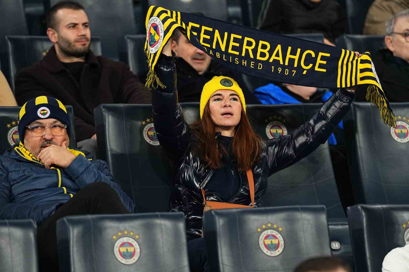 Trendyol Süper Lig: Fenerbahçe: 0 - Kasımpaşa: 0 (Maç devam ediyor)
