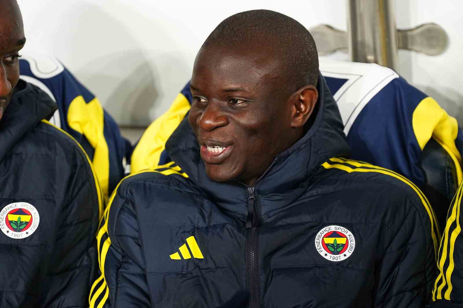 Trendyol Süper Lig: Fenerbahçe: 0 - Kasımpaşa: 0 (Maç devam ediyor)

