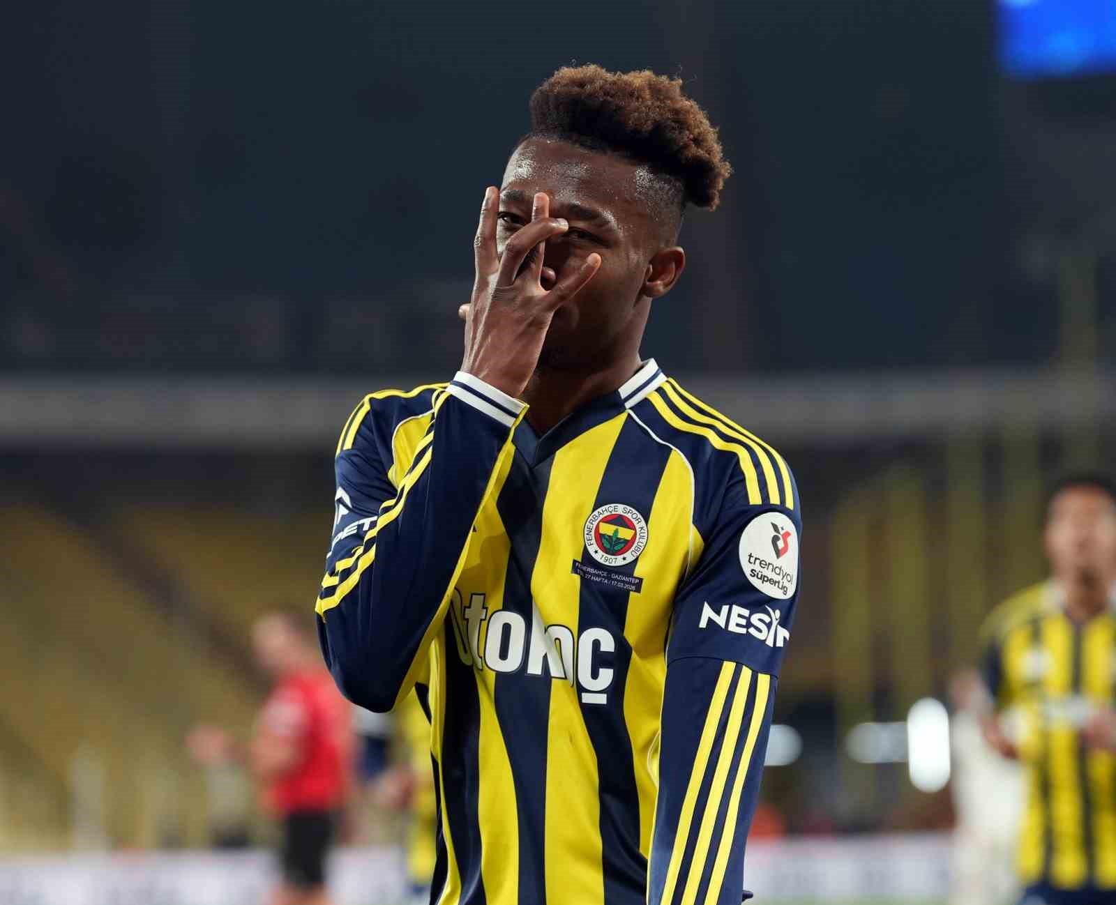 Trendyol Süper Lig: Fenerbahçe: 1 - Gaziantep FK: 0 (İlk yarı)
