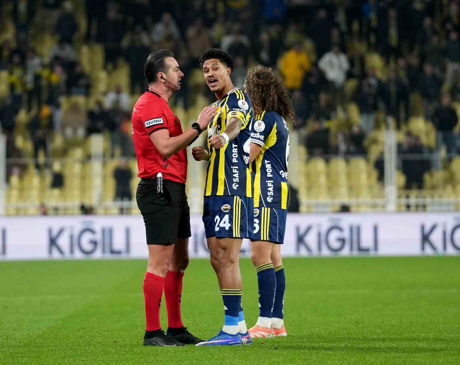 Trendyol Süper Lig: Fenerbahçe: 1 - Gaziantep FK: 0 (İlk yarı)
