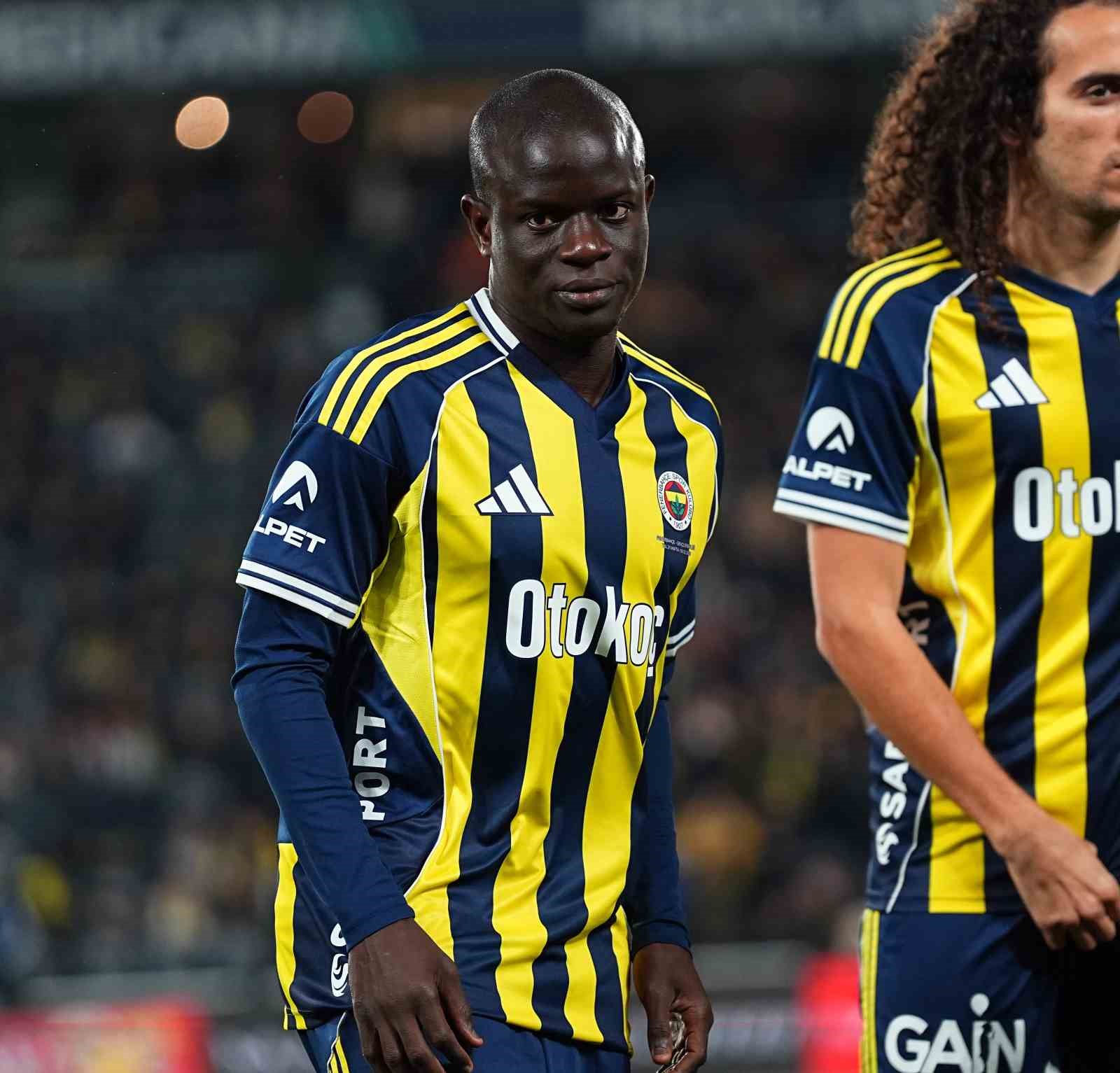 Trendyol Süper Lig: Fenerbahçe: 1 - Gençlerbirliği: 0 (Maç devam ediyor)
