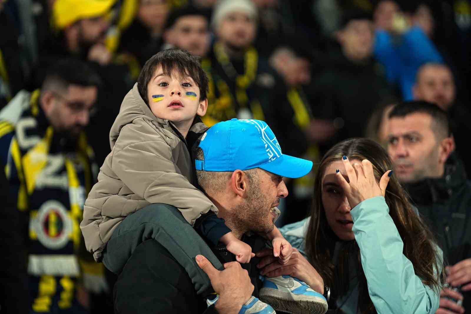 Trendyol Süper Lig: Fenerbahçe: 1 - Gençlerbirliği: 0 (Maç devam ediyor)
