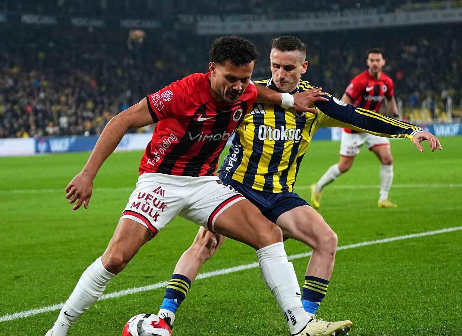 Trendyol Süper Lig: Fenerbahçe: 1 - Gençlerbirliği: 0 (Maç devam ediyor)

