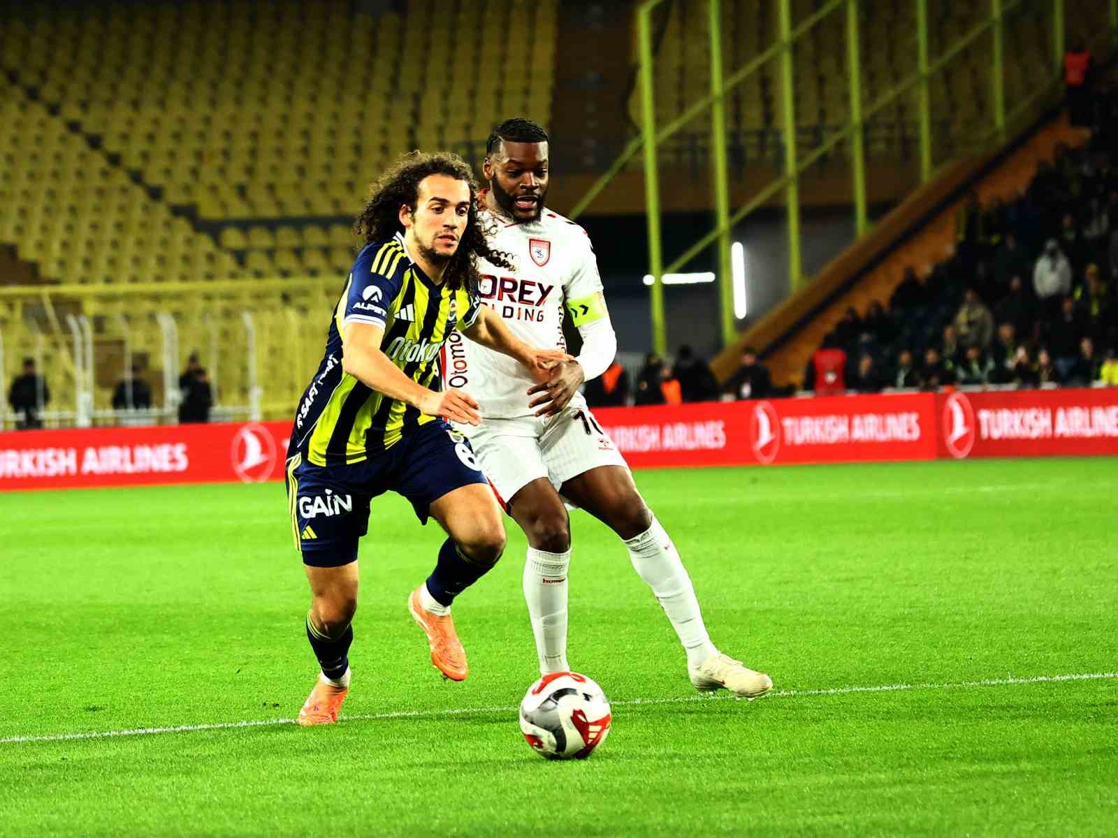 Trendyol Süper Lig: Fenerbahçe: 1 - Samsunspor: 1 (Maç devam ediyor)
