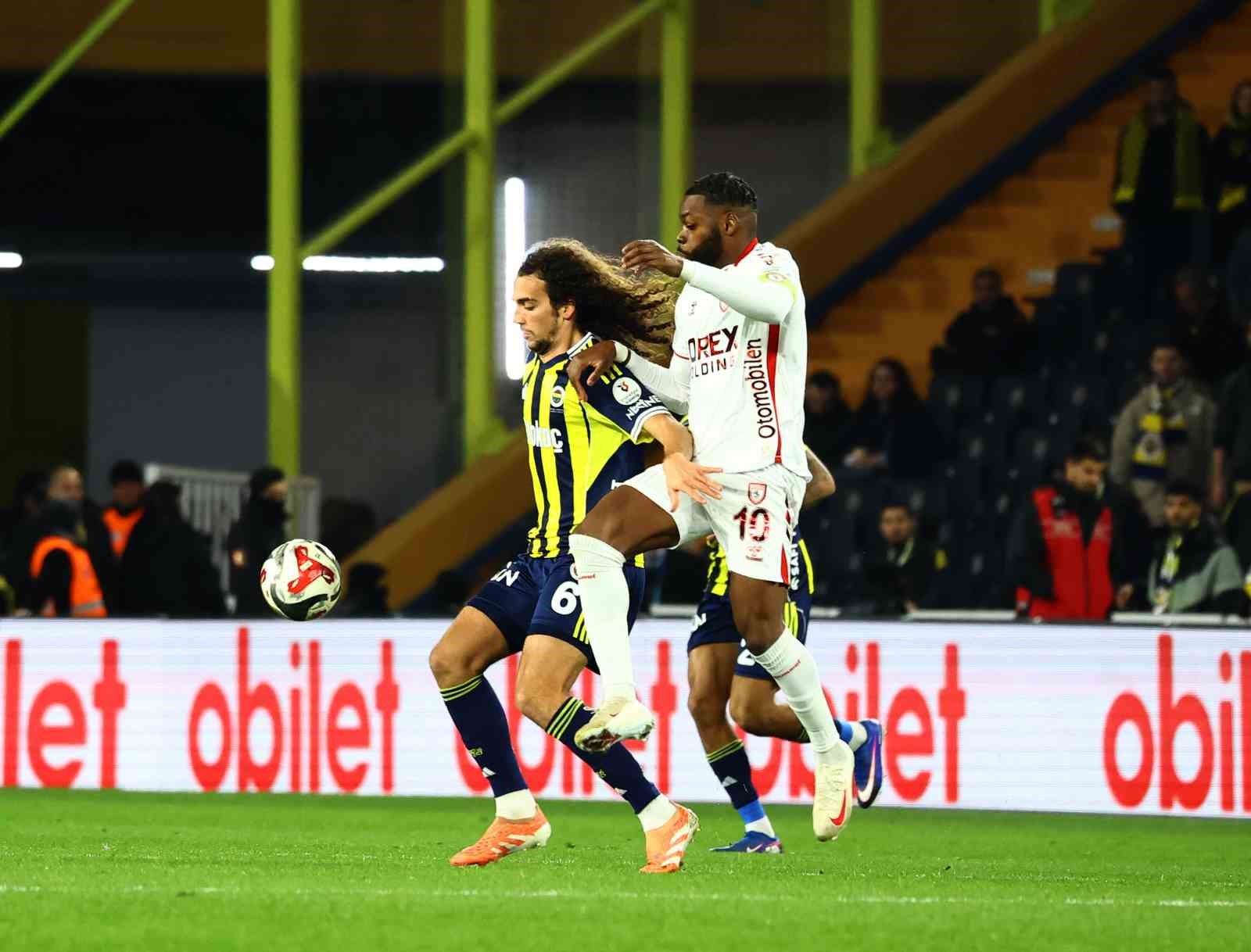 Trendyol Süper Lig: Fenerbahçe: 1 - Samsunspor: 1 (Maç devam ediyor)
