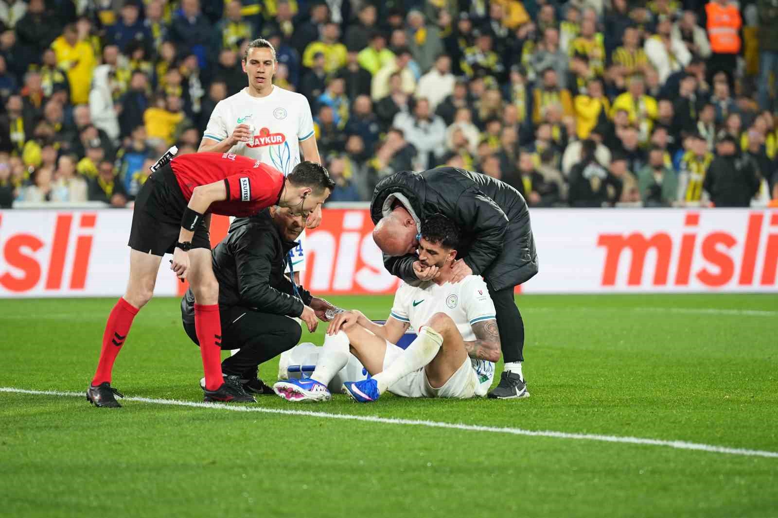 Trendyol Süper Lig: Fenerbahçe: 2 - Çaykur Rizespor: 2 (Maç sonucu)
