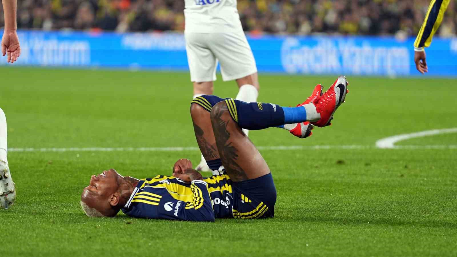 Trendyol Süper Lig: Fenerbahçe: 2 - Çaykur Rizespor: 2 (Maç sonucu)
