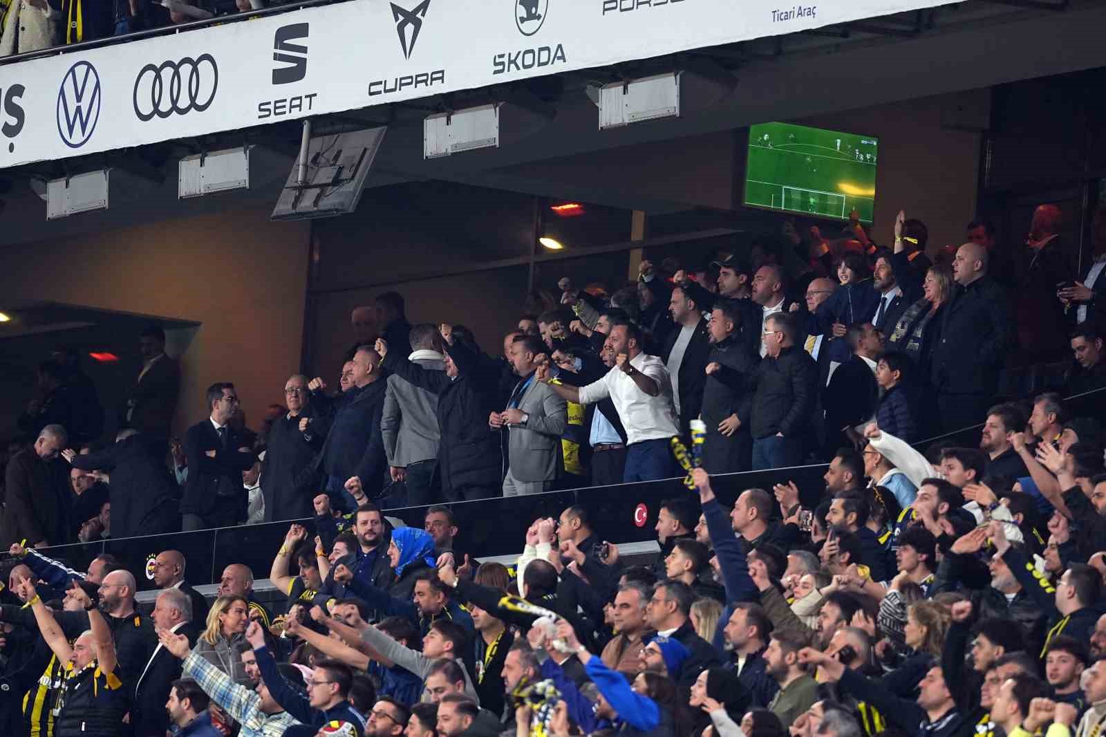 Trendyol Süper Lig: Fenerbahçe: 2 - Çaykur Rizespor: 2 (Maç sonucu)
