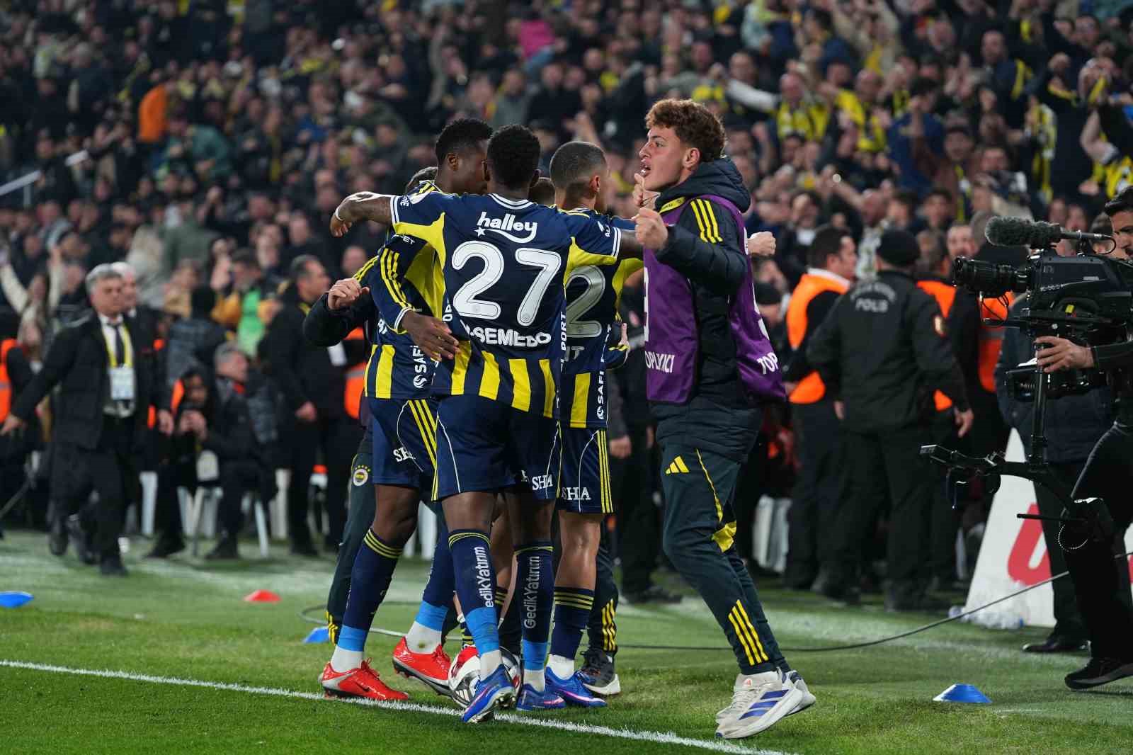 Trendyol Süper Lig: Fenerbahçe: 2 - Çaykur Rizespor: 2 (Maç sonucu)
