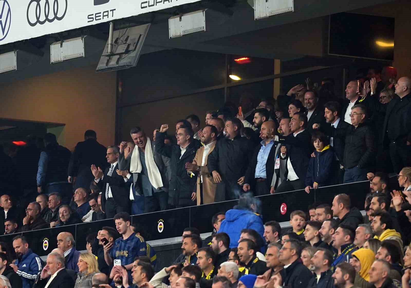 Trendyol Süper Lig: Fenerbahçe: 2 - Çaykur Rizespor: 2 (Maç sonucu)
