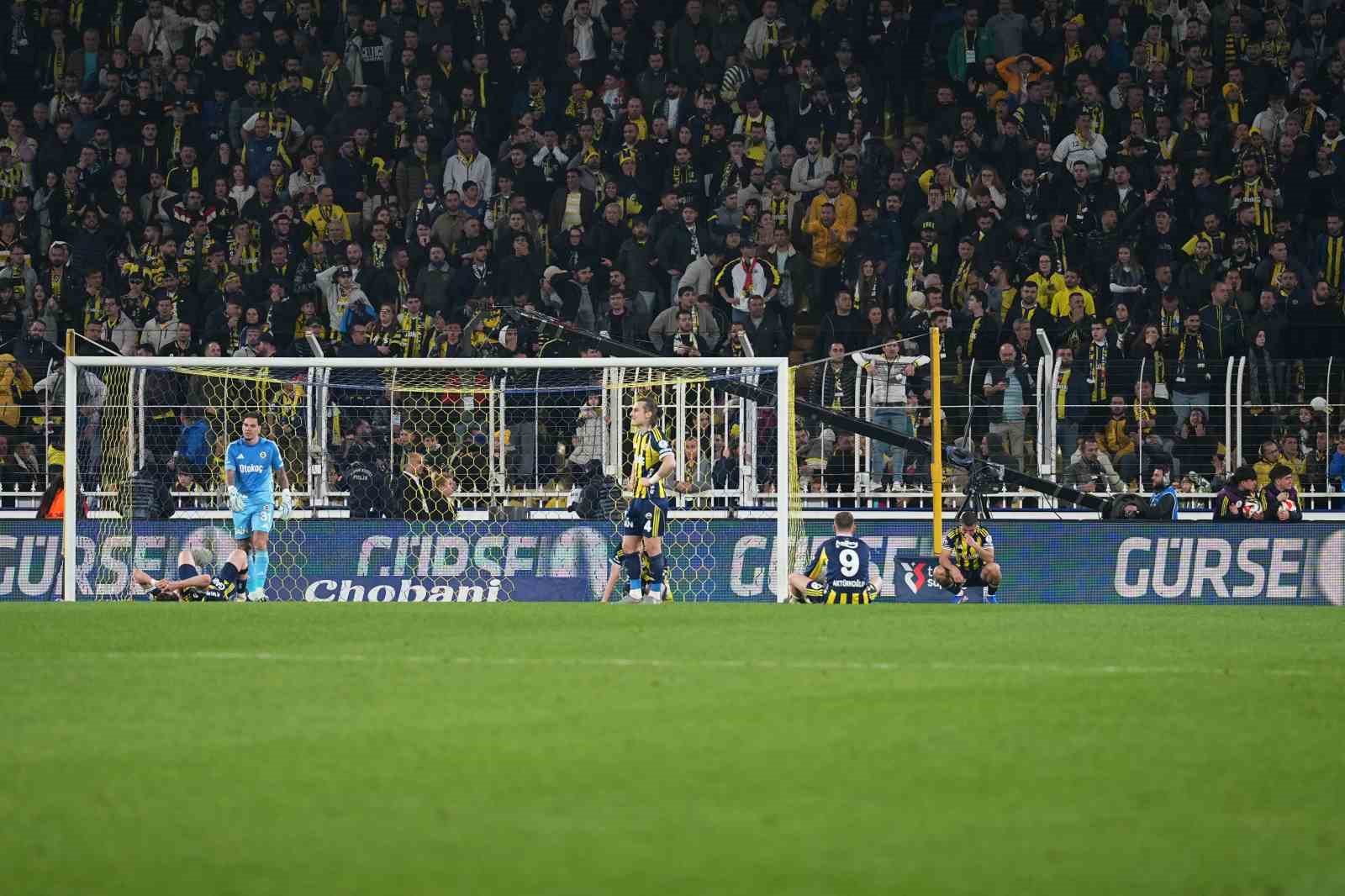 Trendyol Süper Lig: Fenerbahçe: 2 - Çaykur Rizespor: 2 (Maç sonucu)
